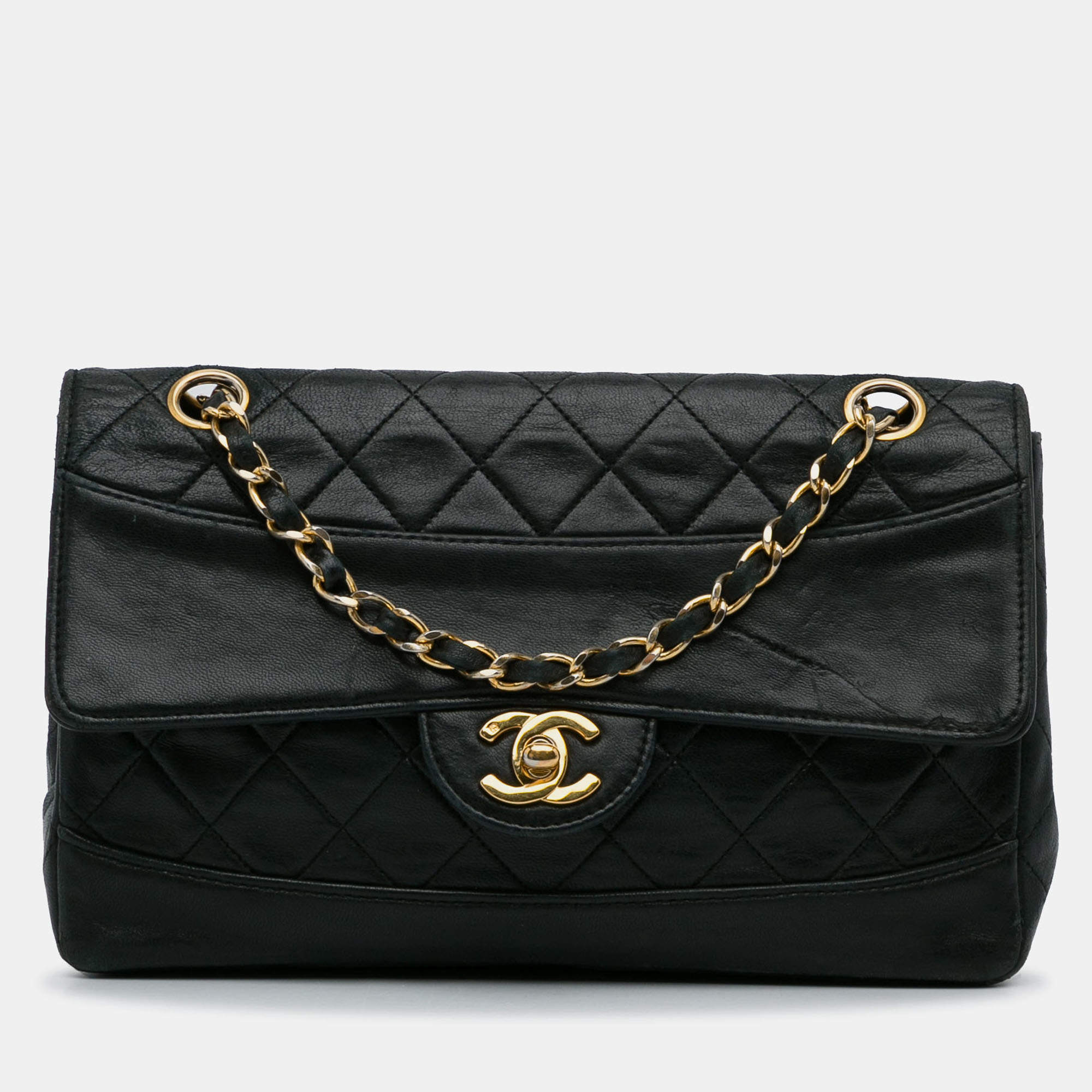 Pre Owned Chanel Black Quilted Lambskin Shoulder Bag