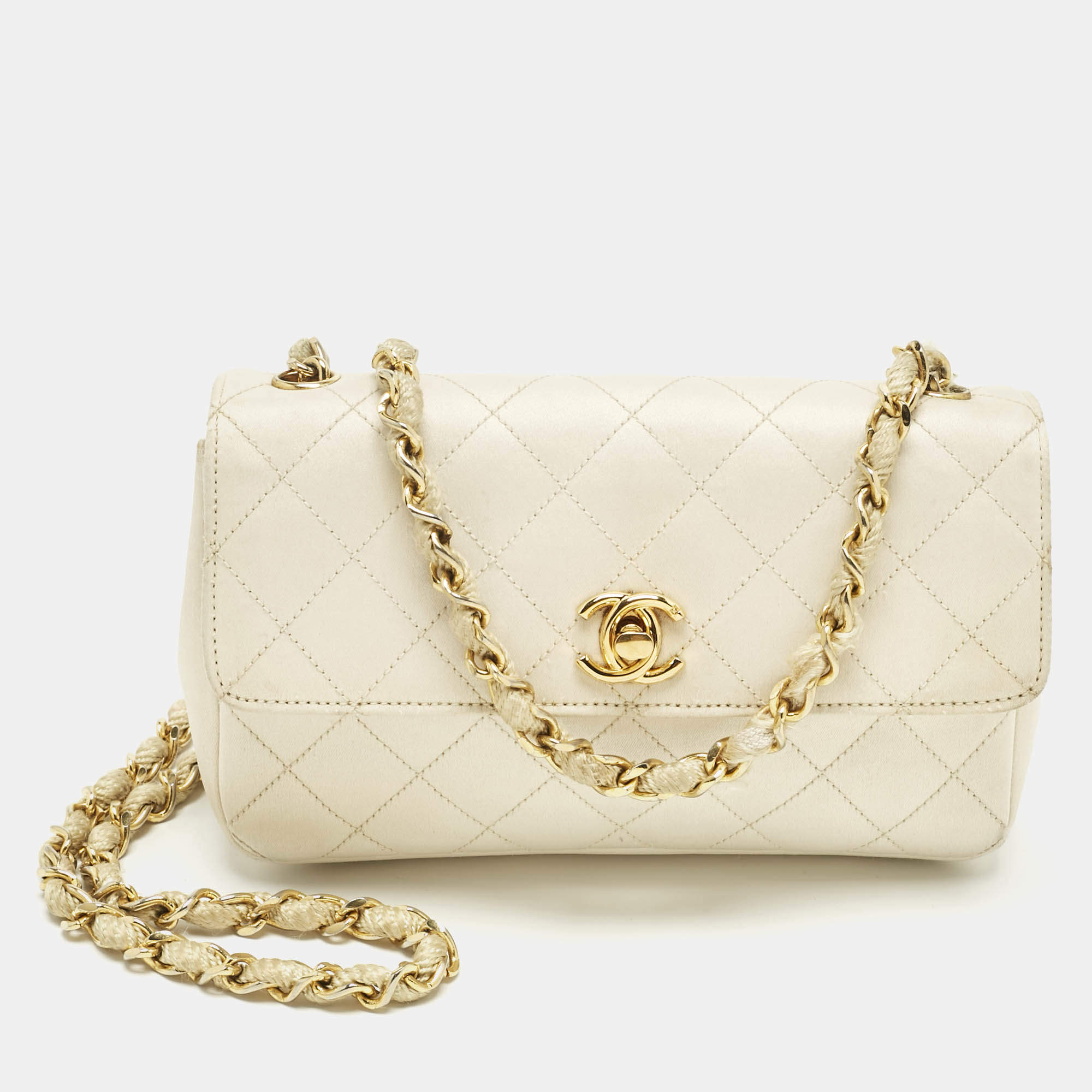 Pre Owned Chanel Off White Quilted Satin Vintage Flap bag