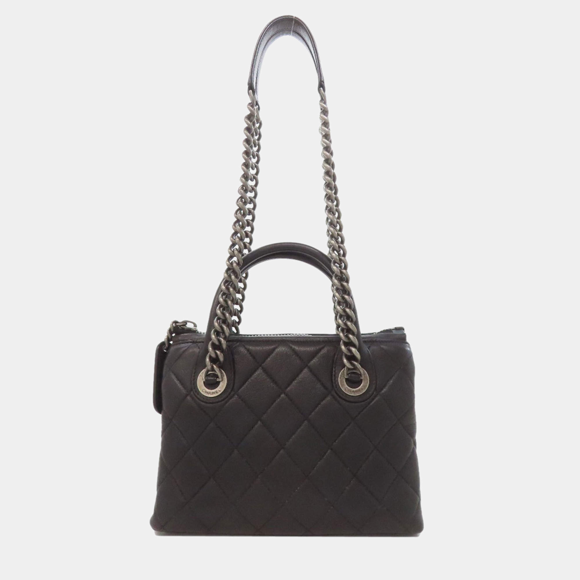 Pre Owned Chanel Matelasse Handbag In Calfskin