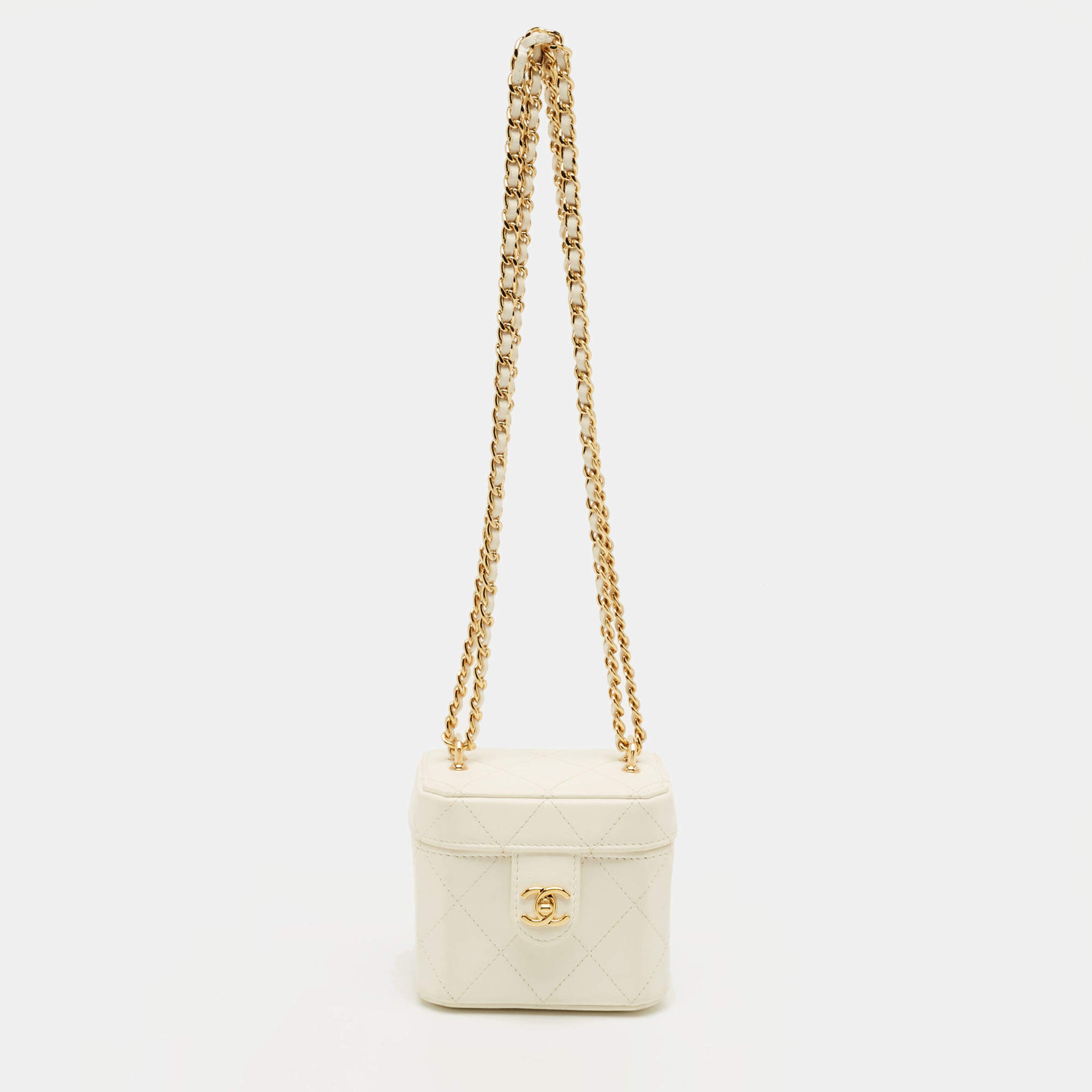 Pre Owned Chanel Off White Quilted Leather Vanity Clutch with Chain
