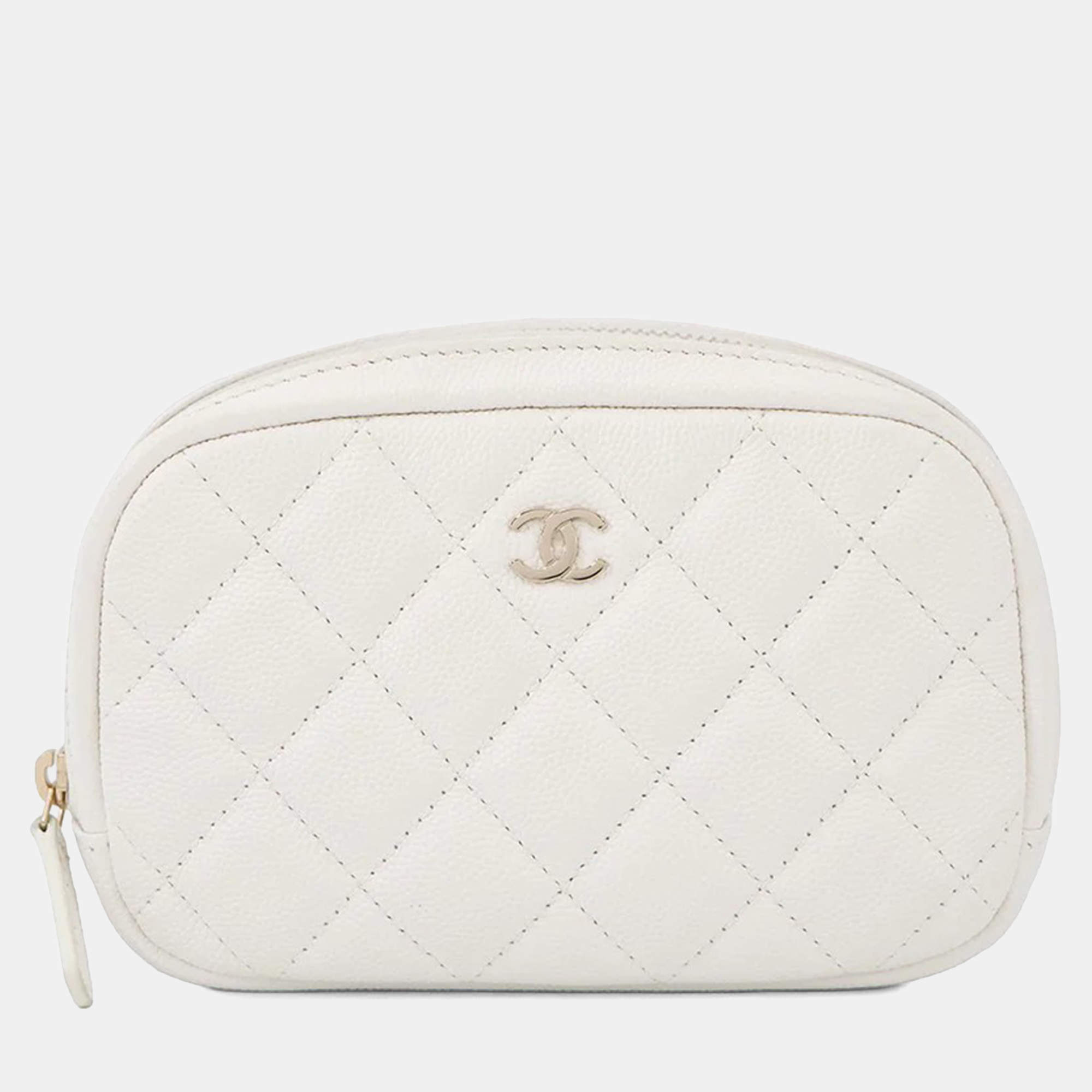 مملوكة مسبقًا Chanel Matelasse Pouch White Caviar Leather