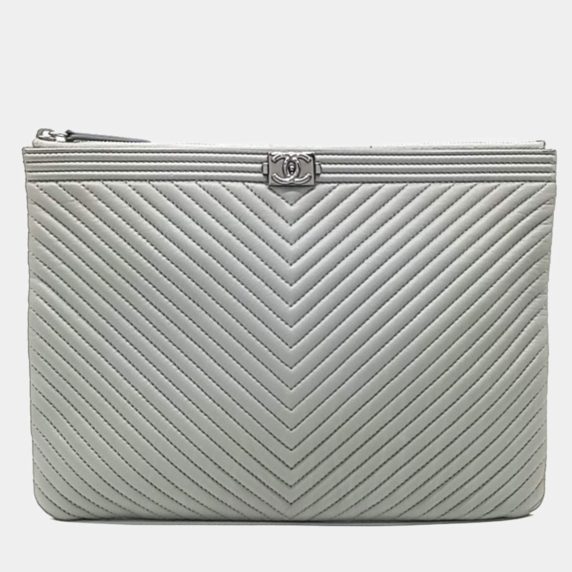 Pre Owned Chanel Grey Leather Chevron Boy Clutch New Medium