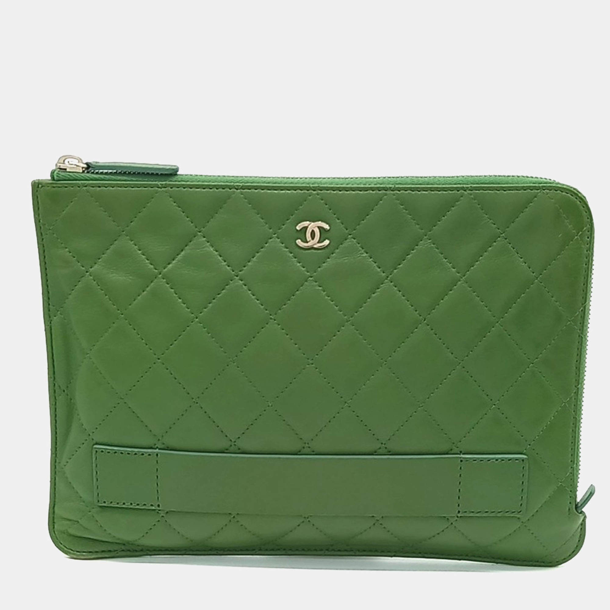 Pre Owned Chanel Green Leather clutch