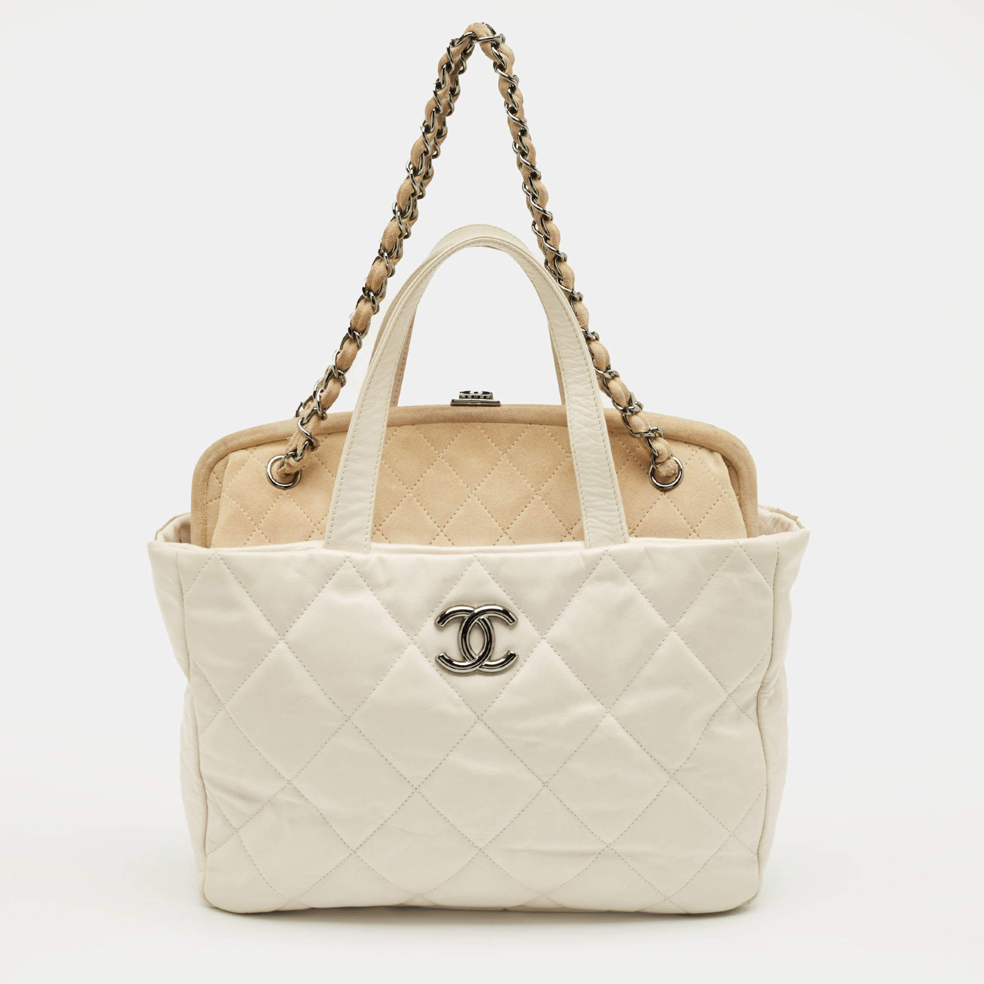 Pre Owned Chanel White/Cream Quilted Glazed Leather and Suede Portobello Tote 