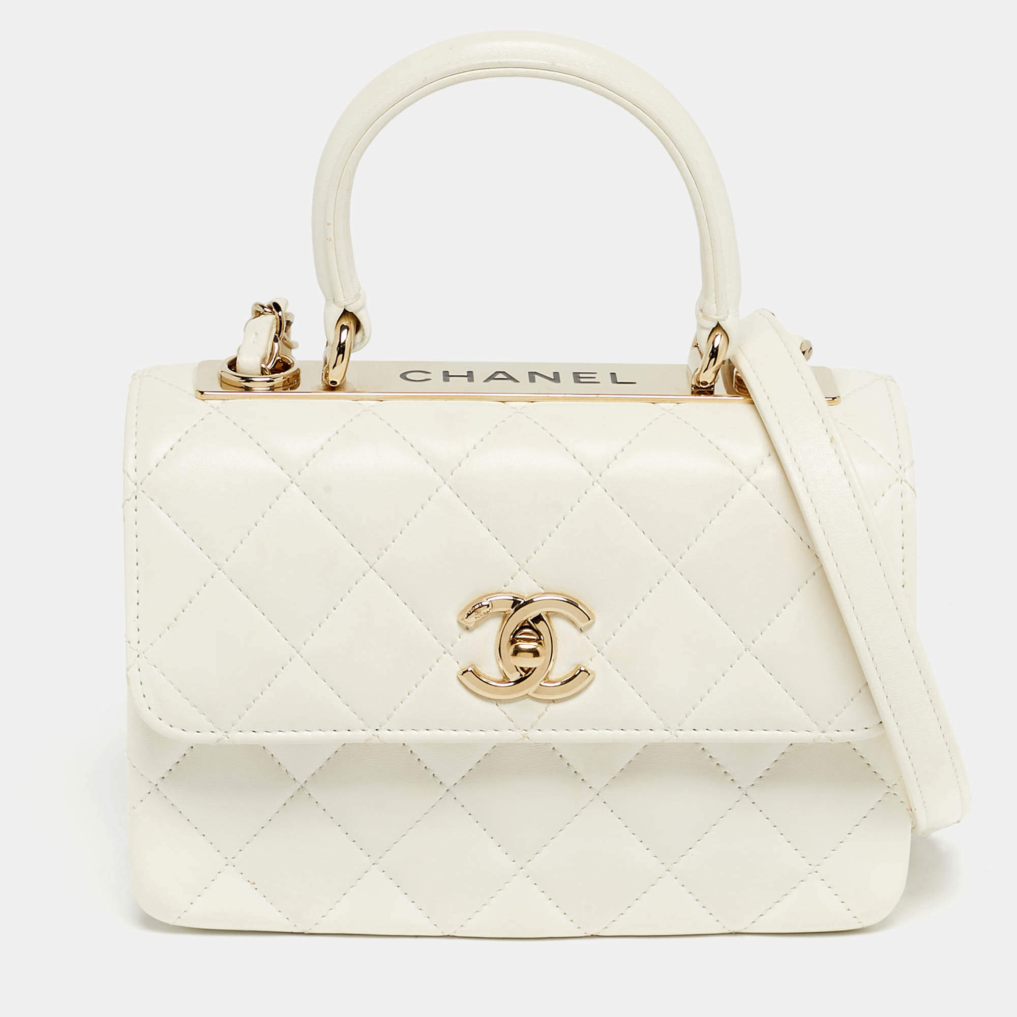 مملوكة مسبقً�ا Chanel White Quilted Leather Mini Trendy CC Flap Bag