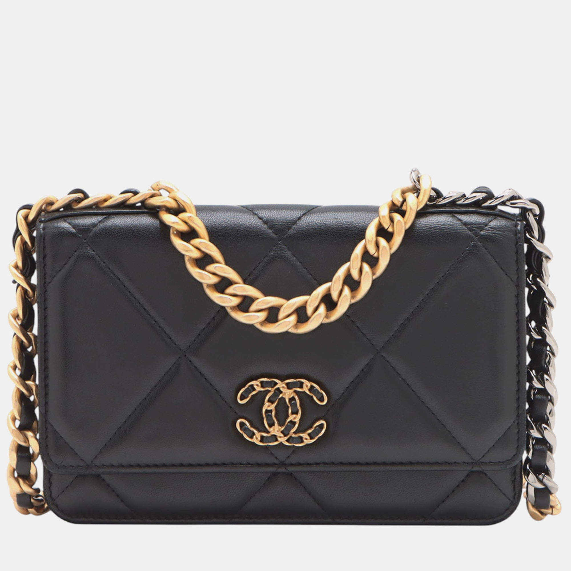 Pre Owned Chanel Black Quilted Lambskin 19 Wallet on Chain