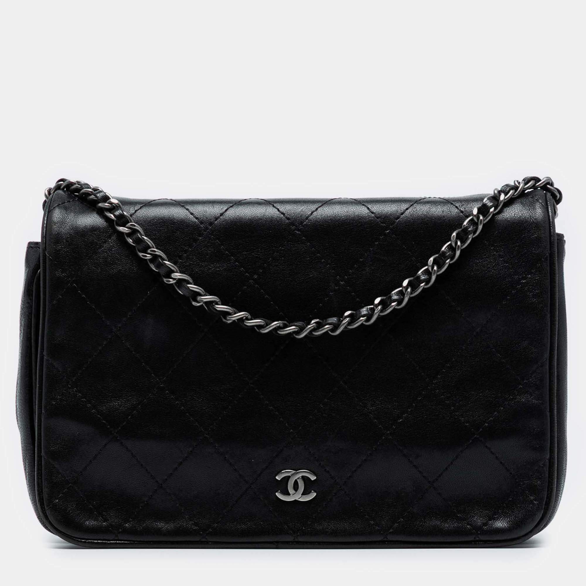 Pre Owned Chanel Black CC Quilted Lambskin Full Flap Wallet on Chain