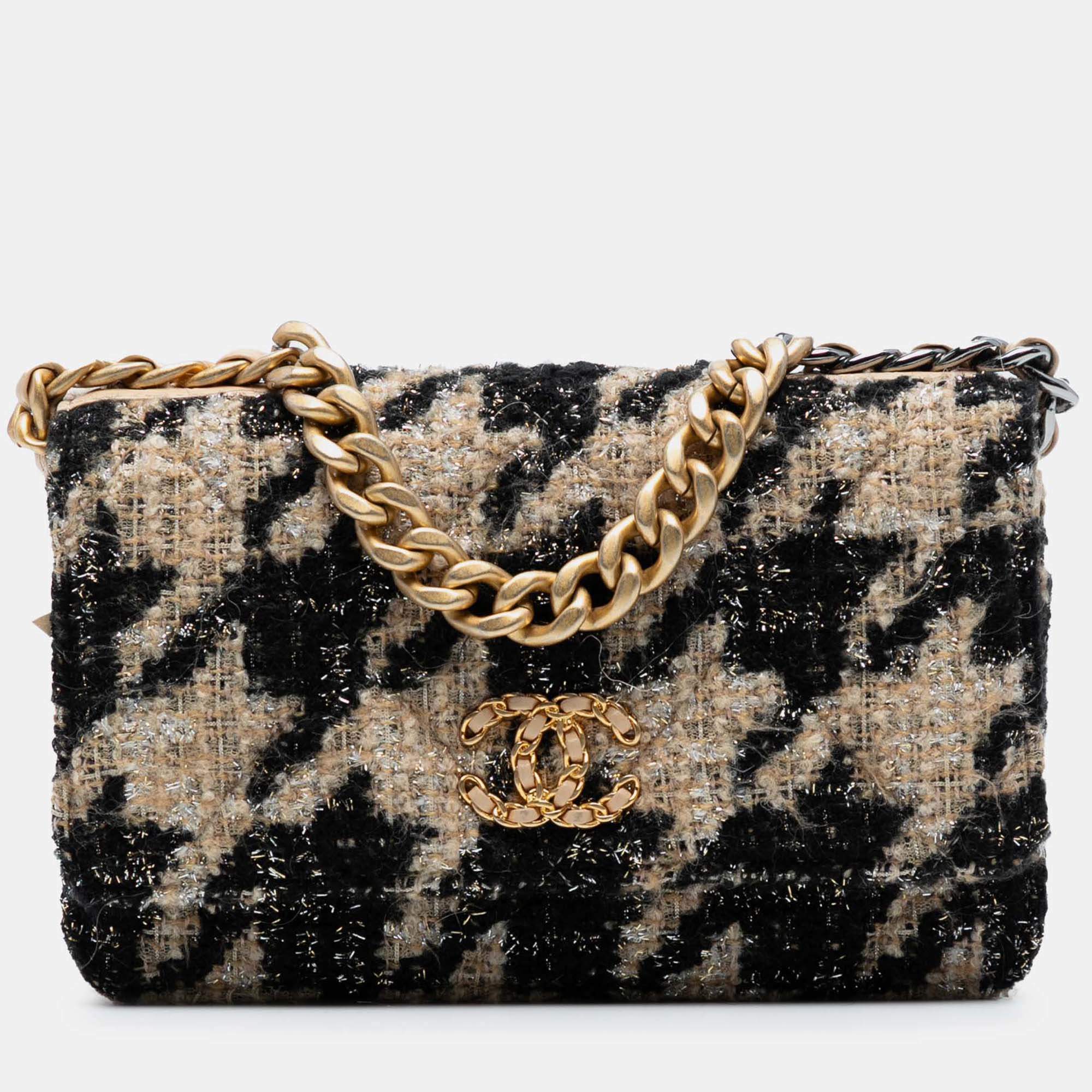 Pre Owned Chanel Beige Black Houndstooth Tweed 19 Wallet On Chain