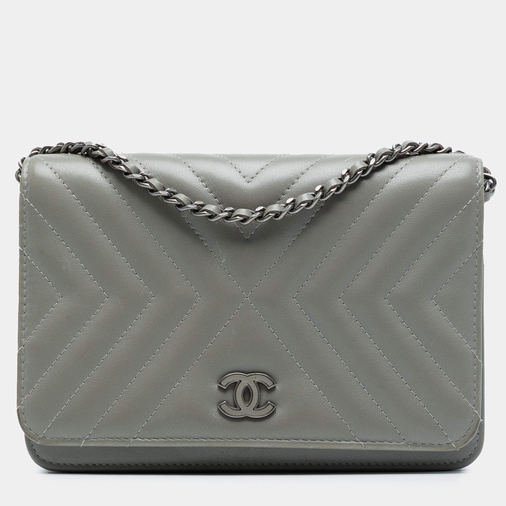 Pre Owned Chanel Grey Diagonal Chevron Calfskin Tassel Wallet On Chain