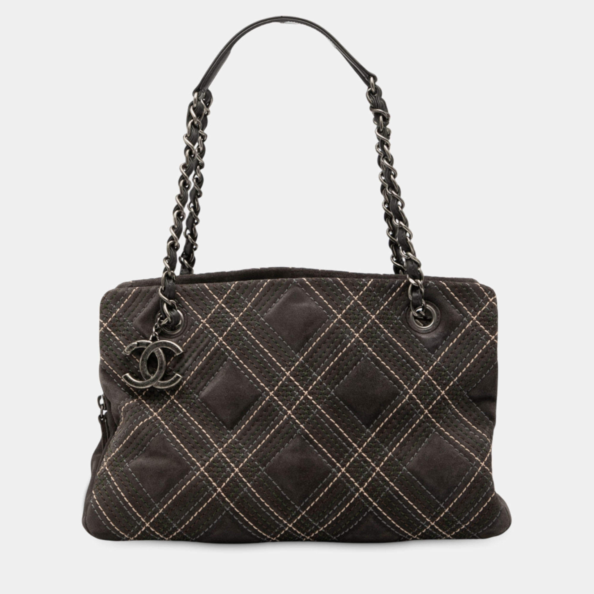 Pre Owned Chanel Grey Paris Edinburgh Wild Stitch Suede Saltire Shoulder Bag