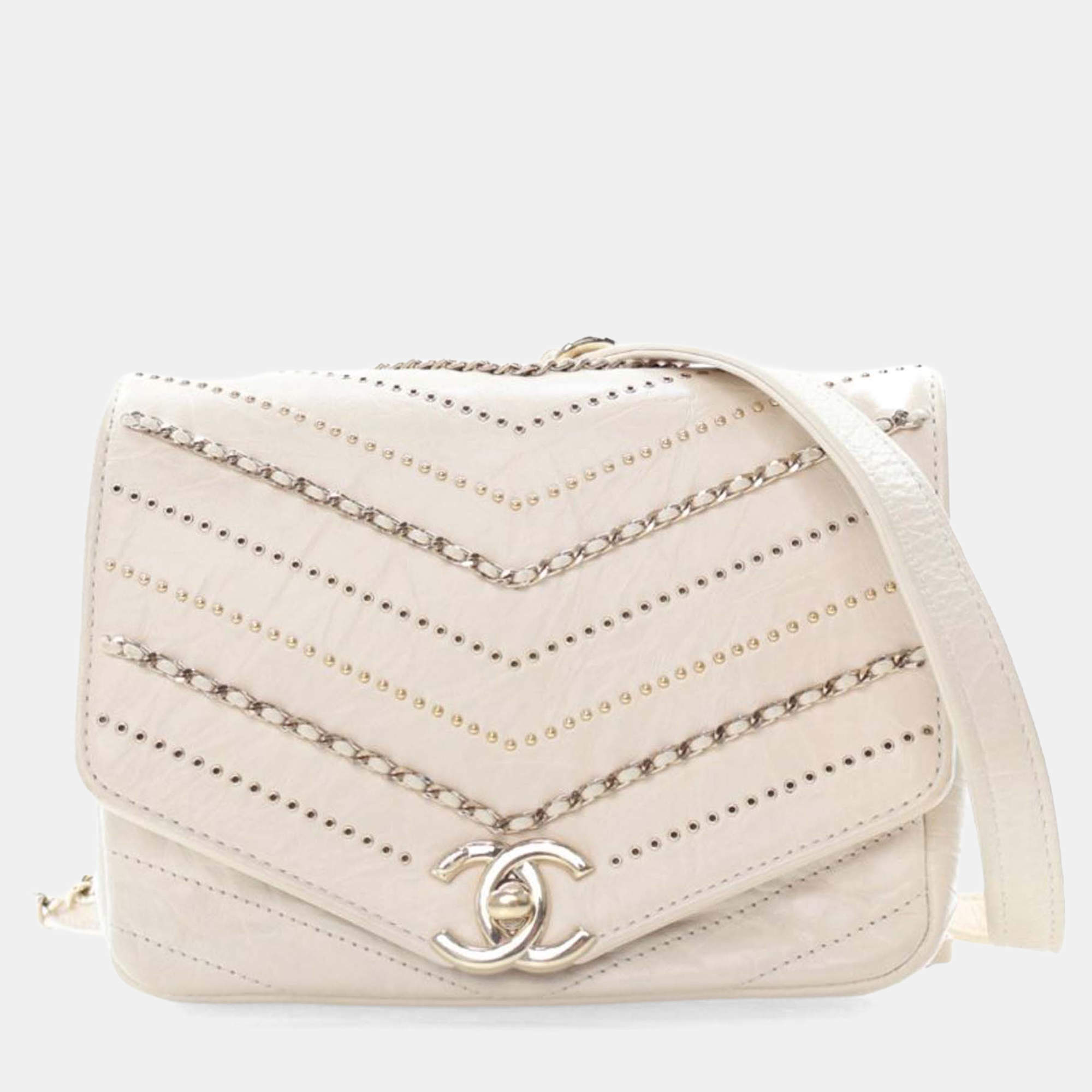 Pre Owned Chanel White Mini Chevron Crinkled Calfskin Embellished Envelope Flap