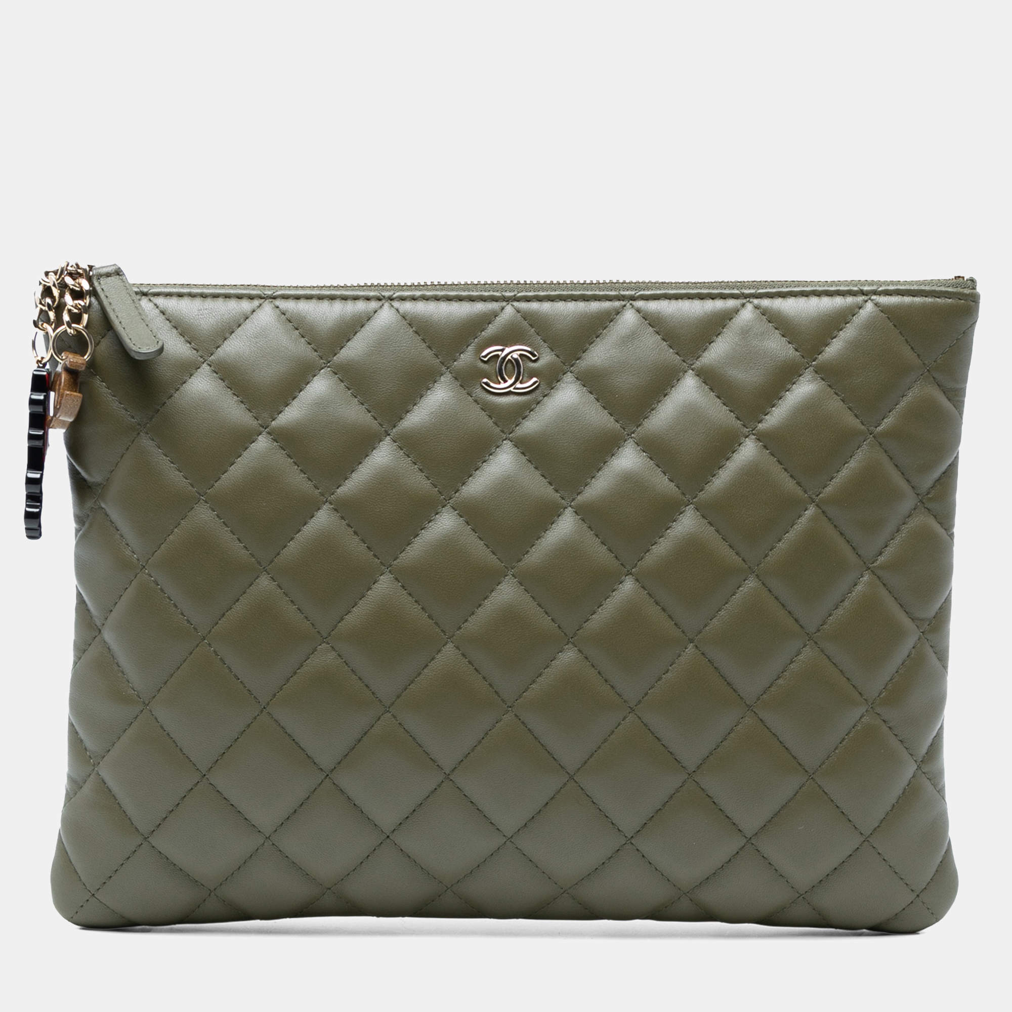 Pre Owned Chanel Green Medium Quilted Lambskin Cuba La Habana O Case Clutch