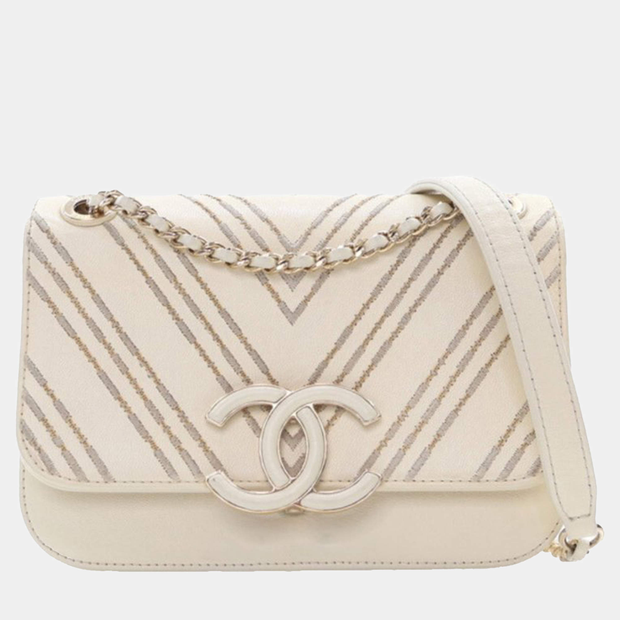 Pre Owned Chanel White Small CC Chevron Sheepskin Subtle Flap