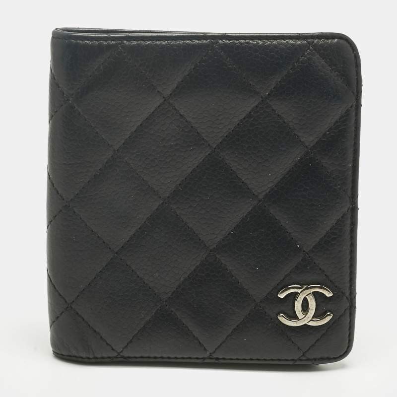 Pre Owned Chanel Black Quilted Leather CC Bifold Wallet