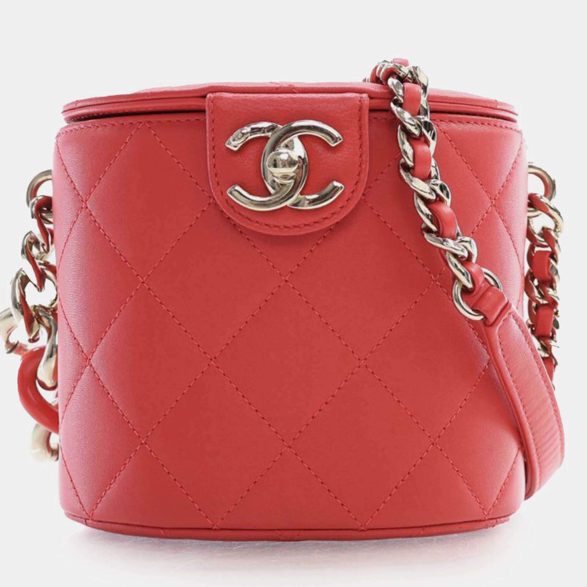Pre Owned Chanel Red Small Quilted Lambskin Resin Elegant Chain Tubular Vanity Case