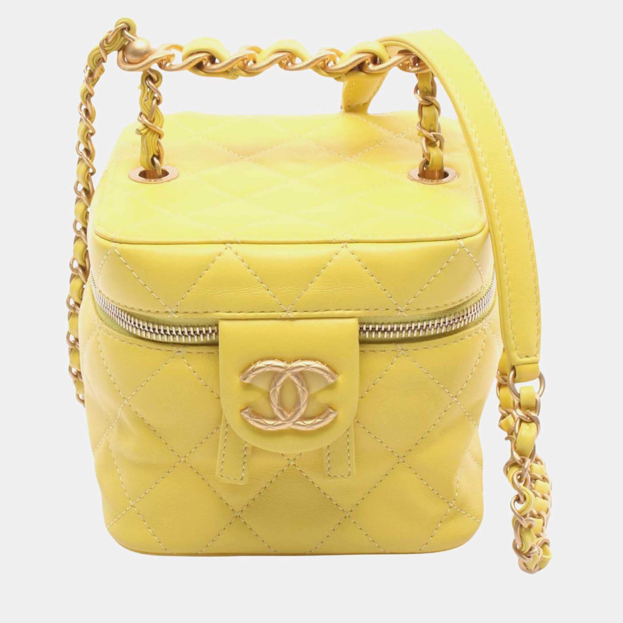 Pre Owned Chanel 267 Small CC Yellow Leather Vanity Case
