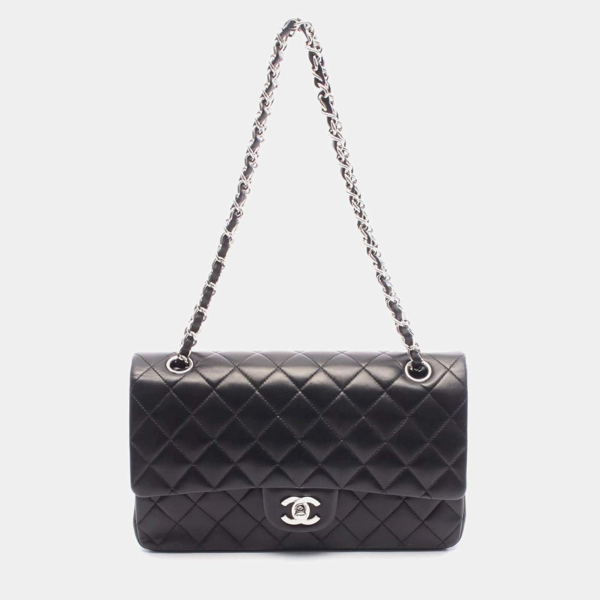 Pre Owned Chanel Classic Double Flap Medium Black Leather Shoulder Bag