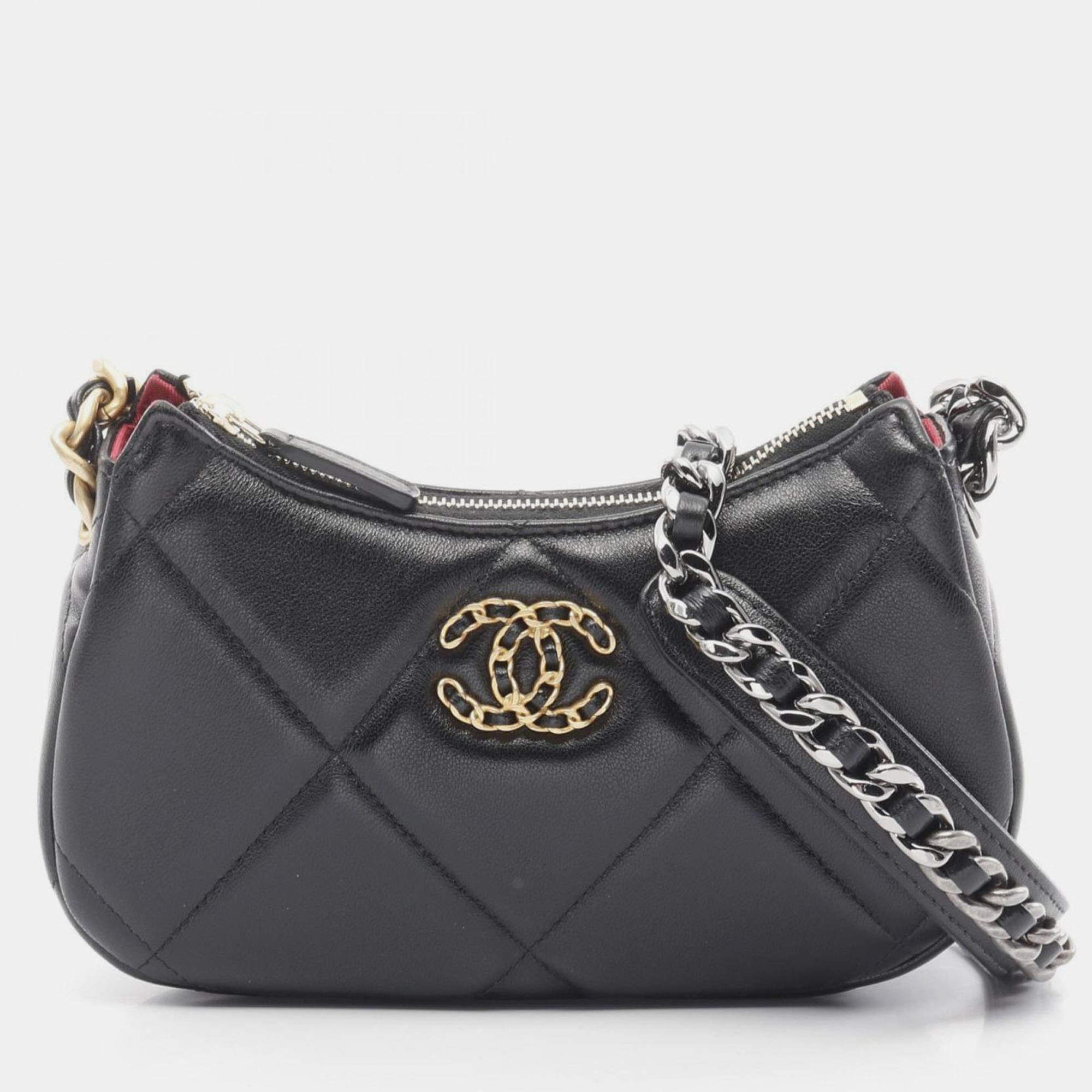 Pre Owned Chanel 19 Matelasse Small Hobo Shoulder Bag Leather Black