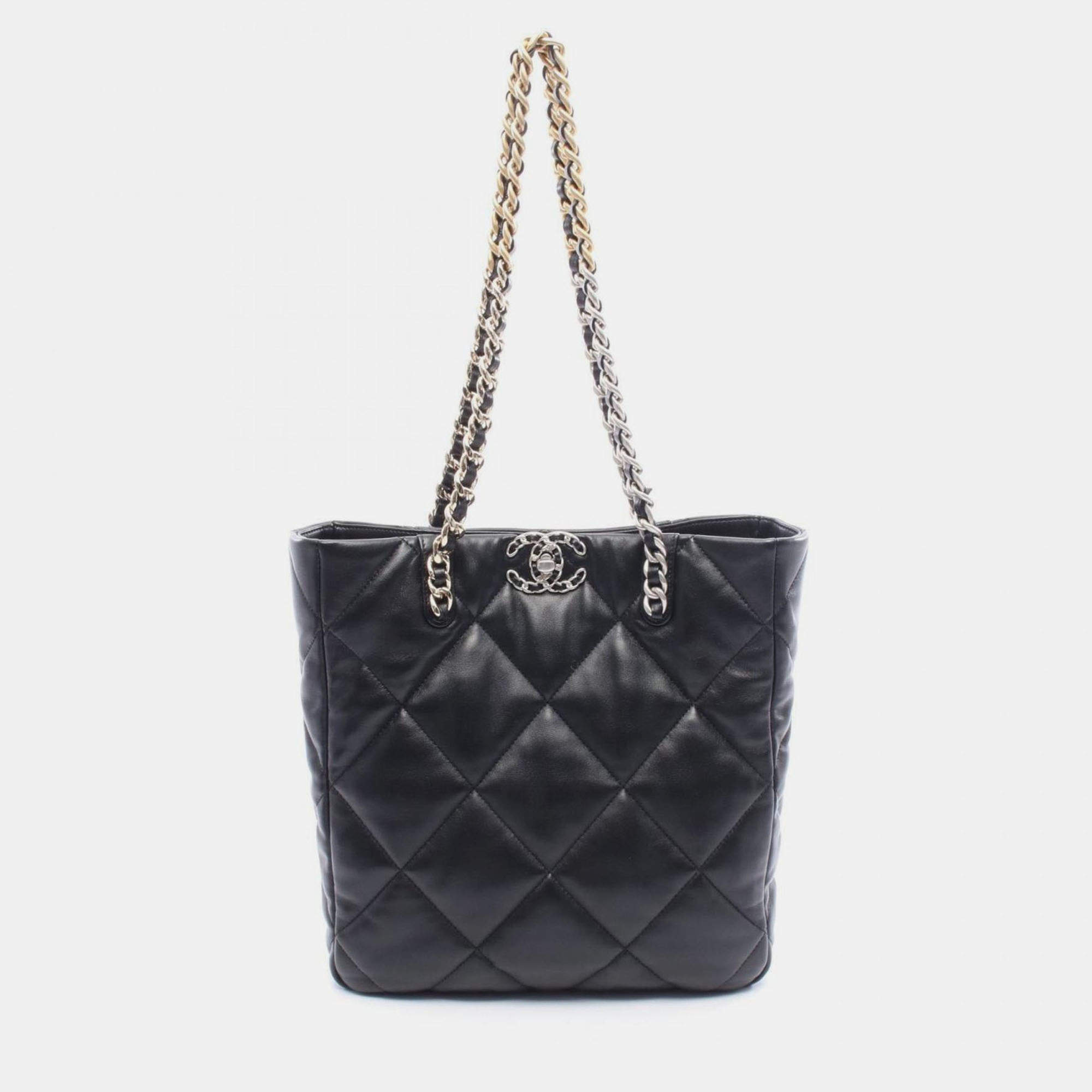 مملوكة مسبقًا Chanel 19 Shoulder Bag Leather Black