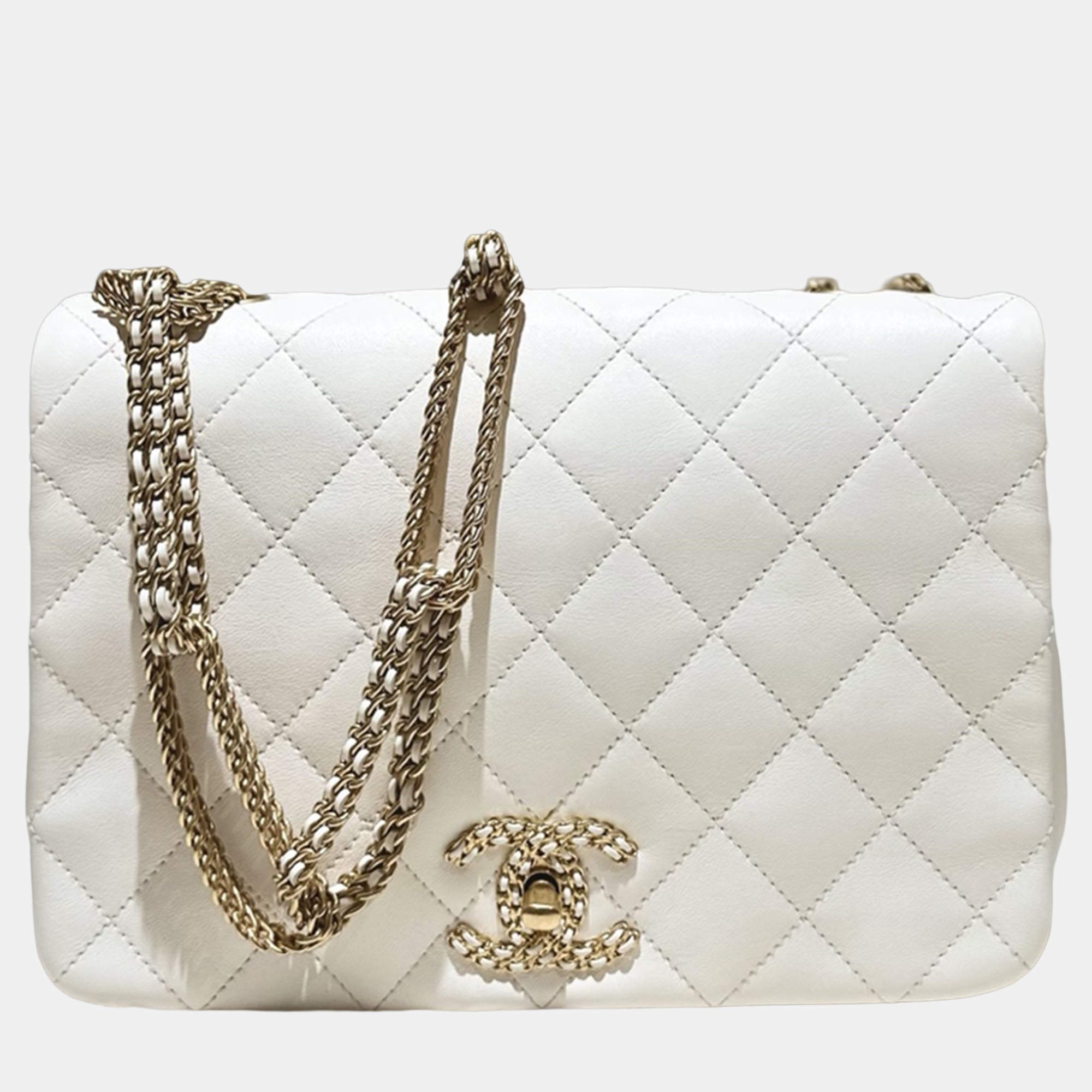 مملوكة مسبقًا Chanel 22C White Chain Bag Dual Clasp