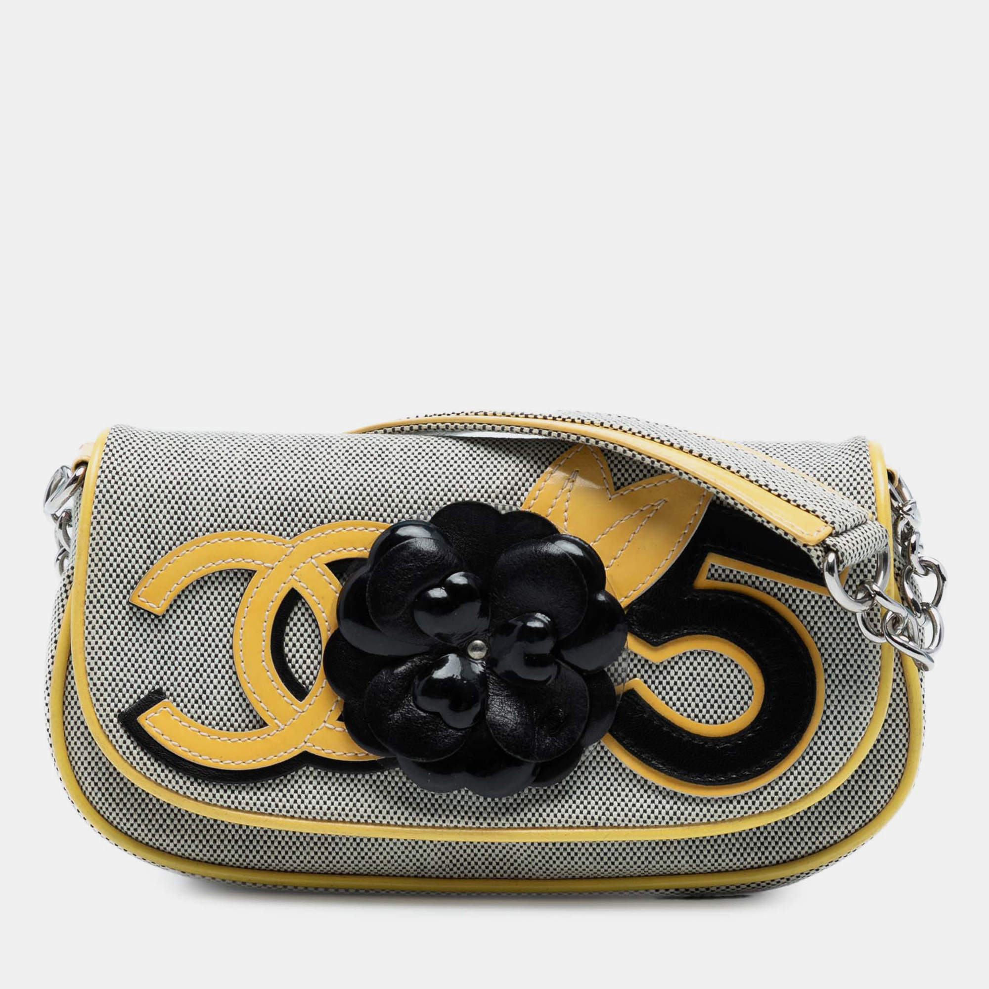 مملوكة مسبقًا Chanel Yellow Canvas CC Camellia No. 5 Shoulder Bag