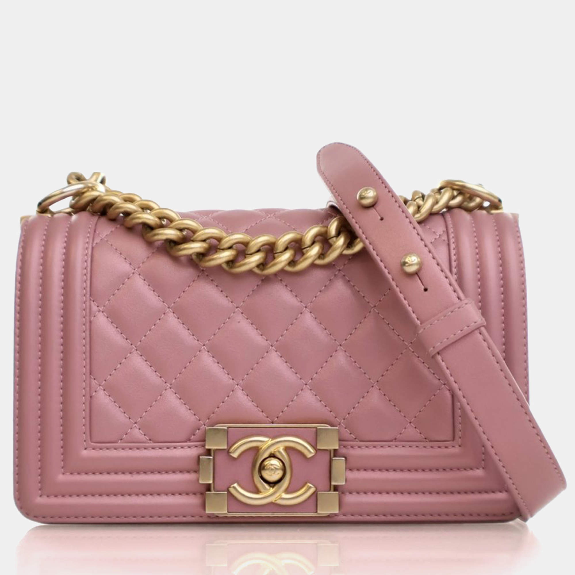 مملوكة مسبقًا Chanel Small Pink Calfskin Boy Bag