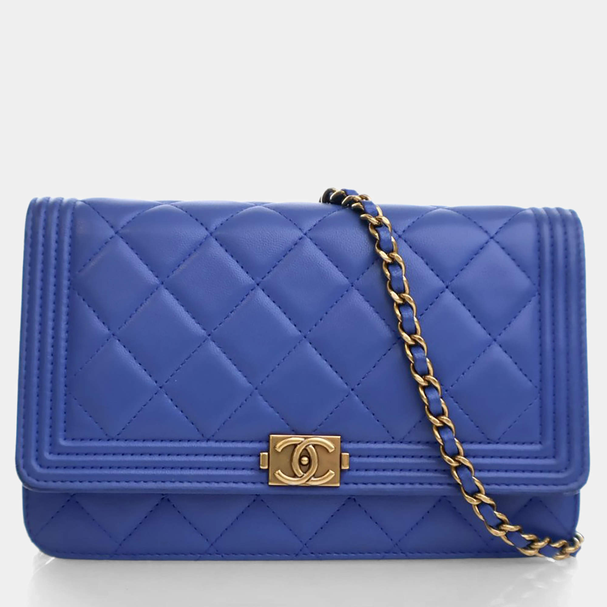 مملوكة مسبقًا Chanel Blue Lambskin Boy Wallet on Chain (WOC)
