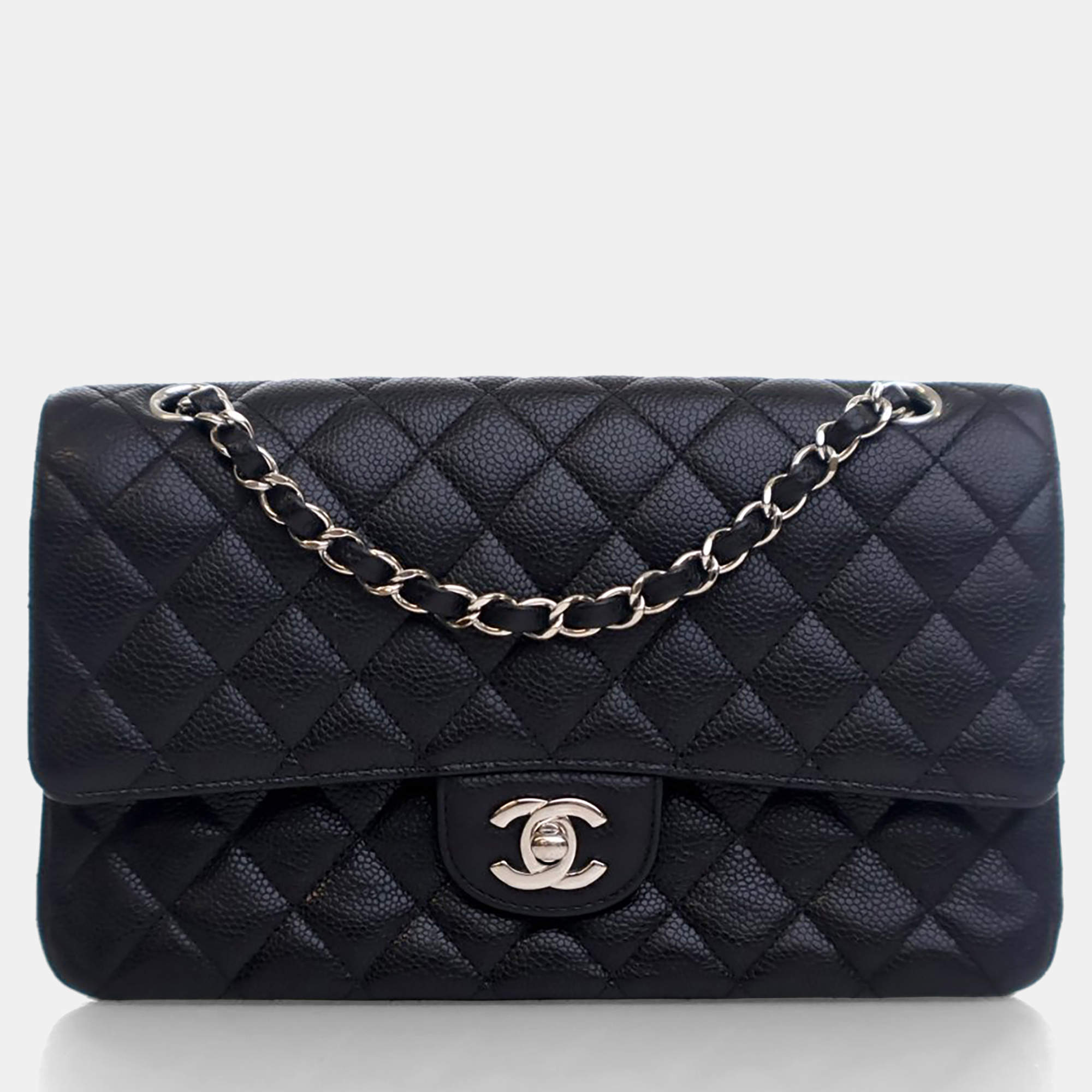 Pre Owned حقيبة شانيال كلاسيك قلاب مزدوج جلد حبيبي أسود متوسط