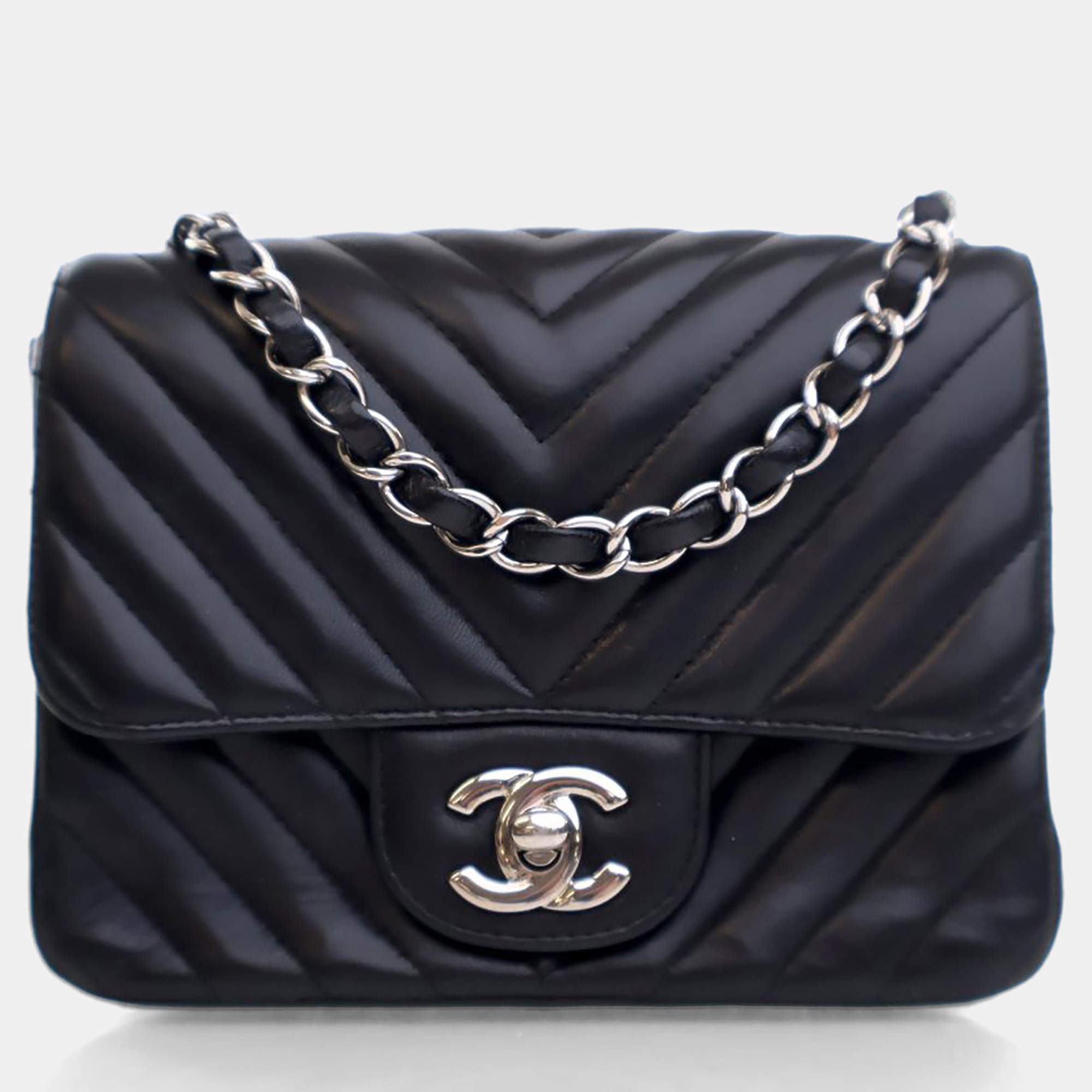 مملوكة مسبقًا Chanel Mini Black Lambskin Chevron Square Flap Bag