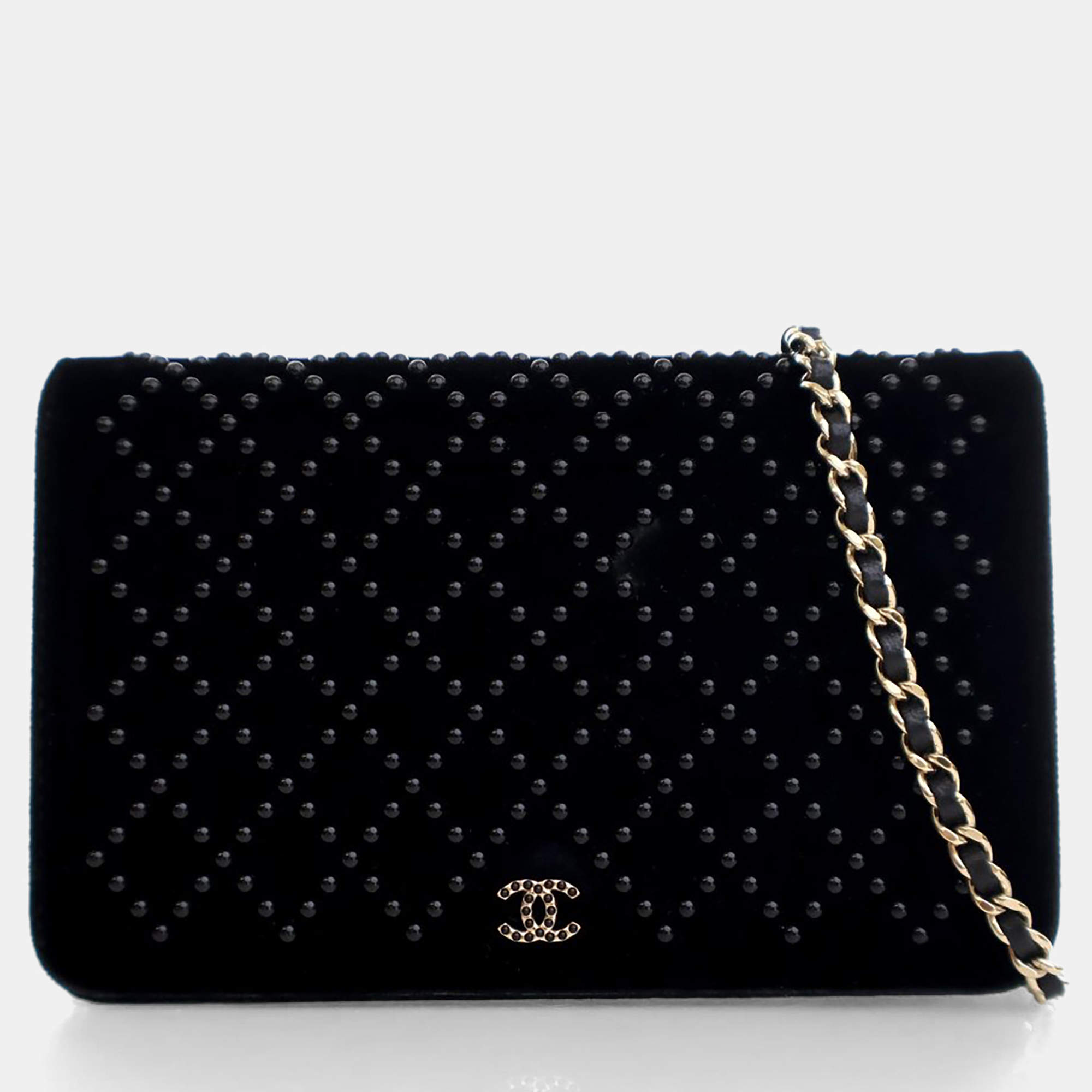 مملوكة مسبقًا Chanel Velvet Embellished Wallet On Chain (WOC)