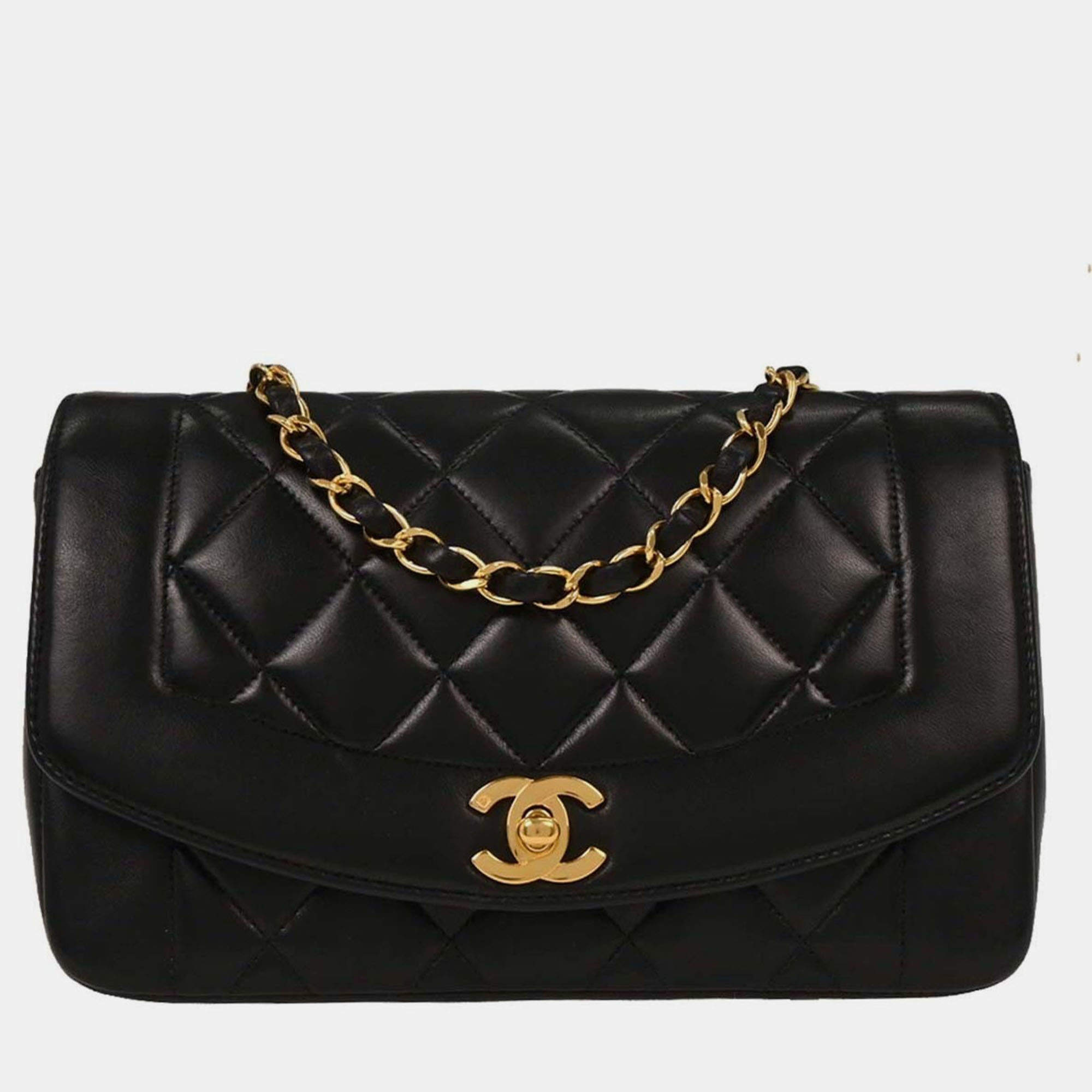 مملوكة مسبقًا Chanel Black Lambskin Small Diana Shoulder Bag