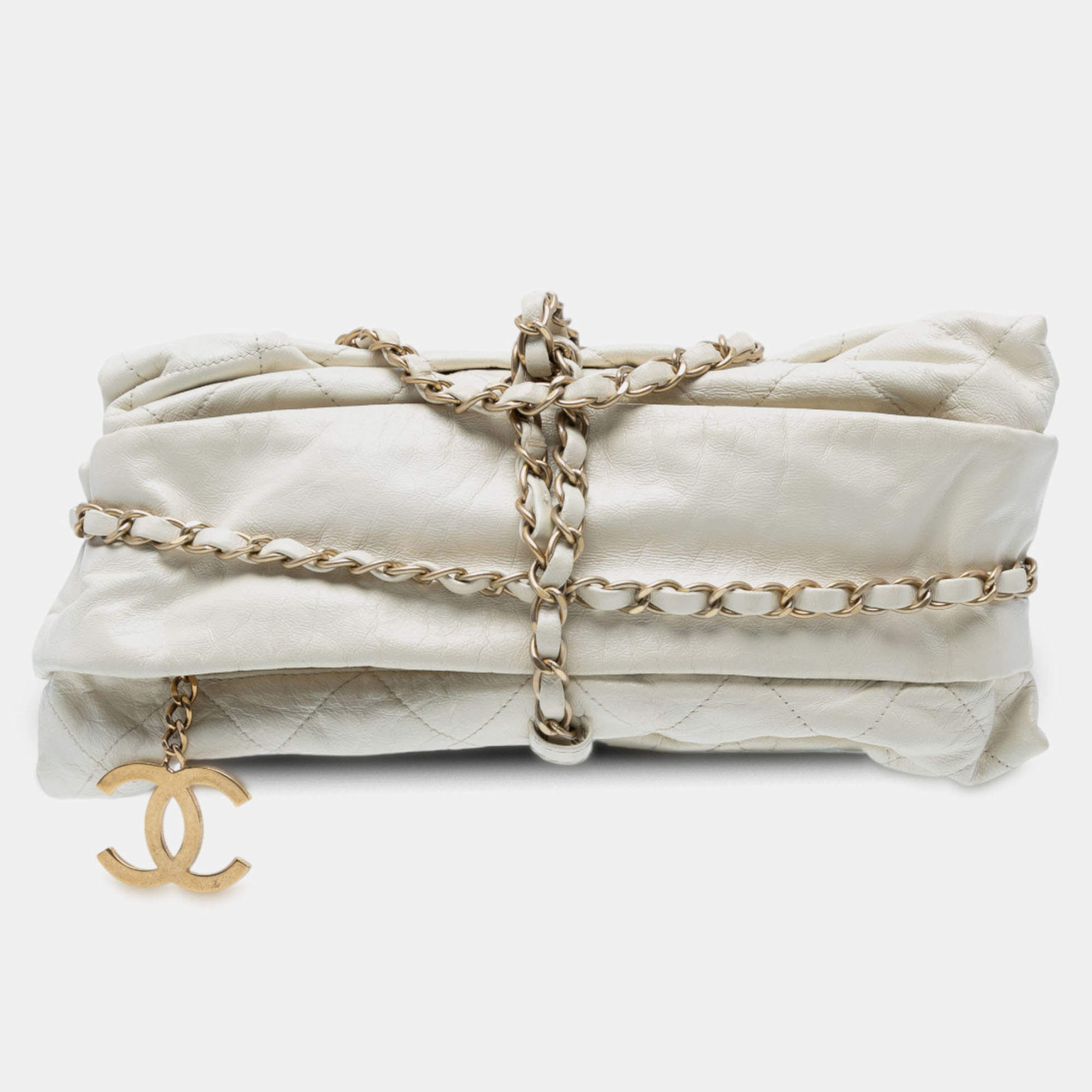 Pre Owned حقيبة شانيل بالوشون سباحة منتصف الليل جلد العجل مبطن أبيض