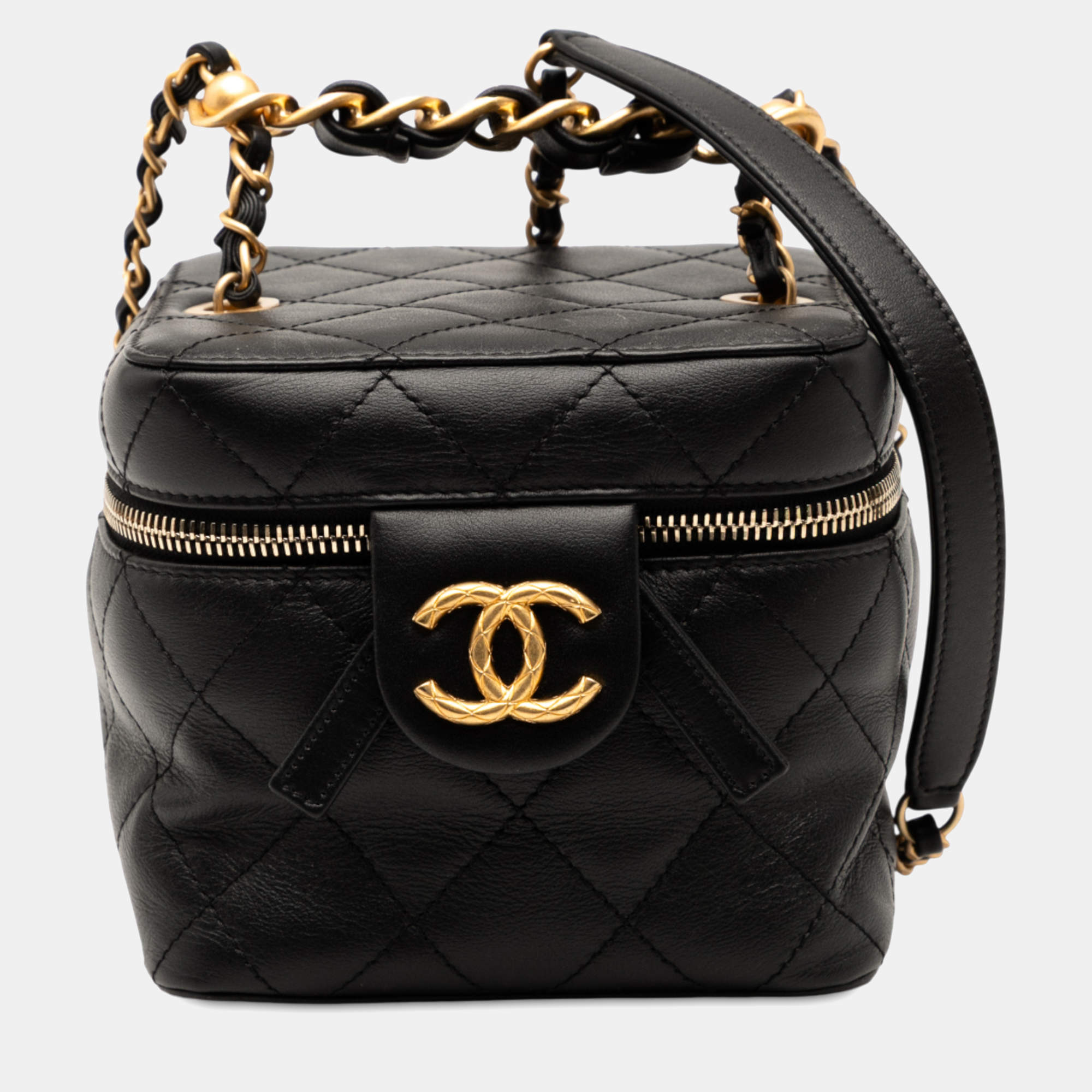مملوكة مسبقًا Chanel Black CC Quilted Calfskin Chain Top Handle Vanity Case on Strap