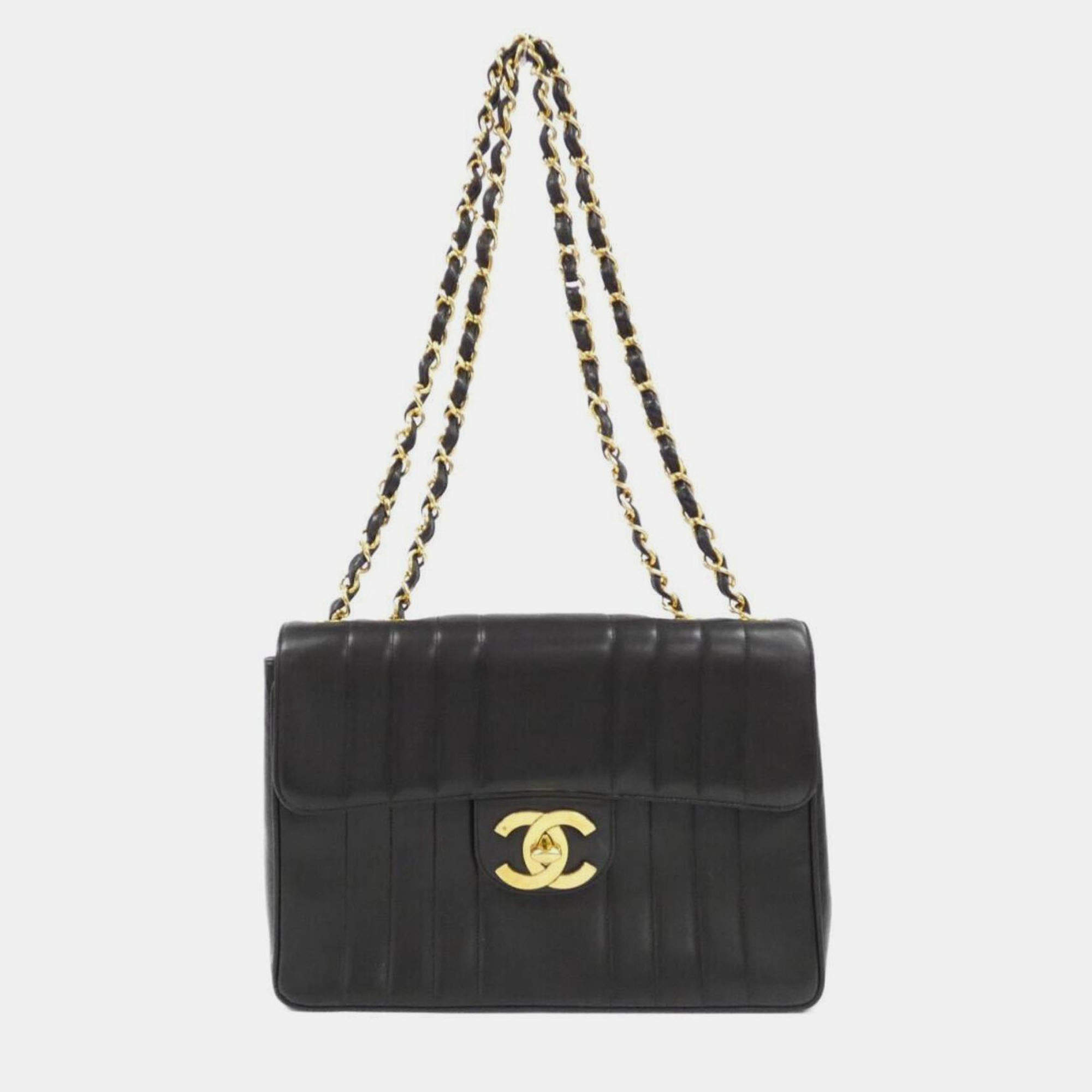 مملوكة مسبقًا Chanel Black Leather Shoulder Bag