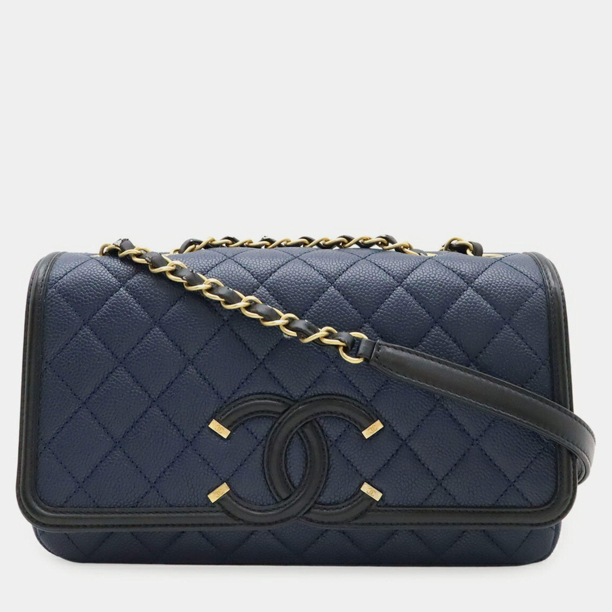 مملوكة مسبقًا Chanel Cc Filigree Coco Mark Flap Bag With Chain Shoulder In Navy Caviar Leather