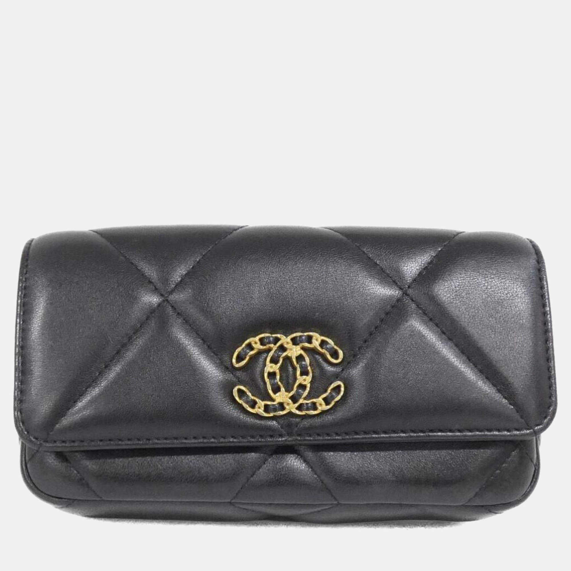 مملوكة مسبقًا Chanel 19 Line Waist Bag