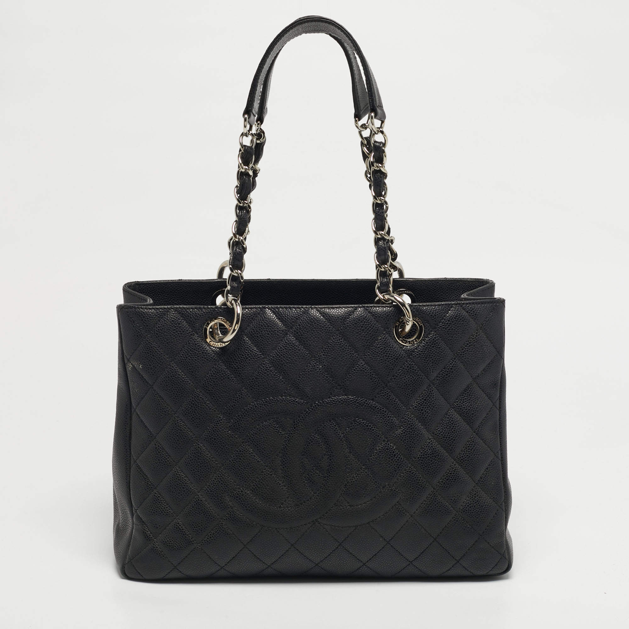 Pre Owned حقيبة يد شانيل "غراند شوبر" جلد كافيار أسود مبطن