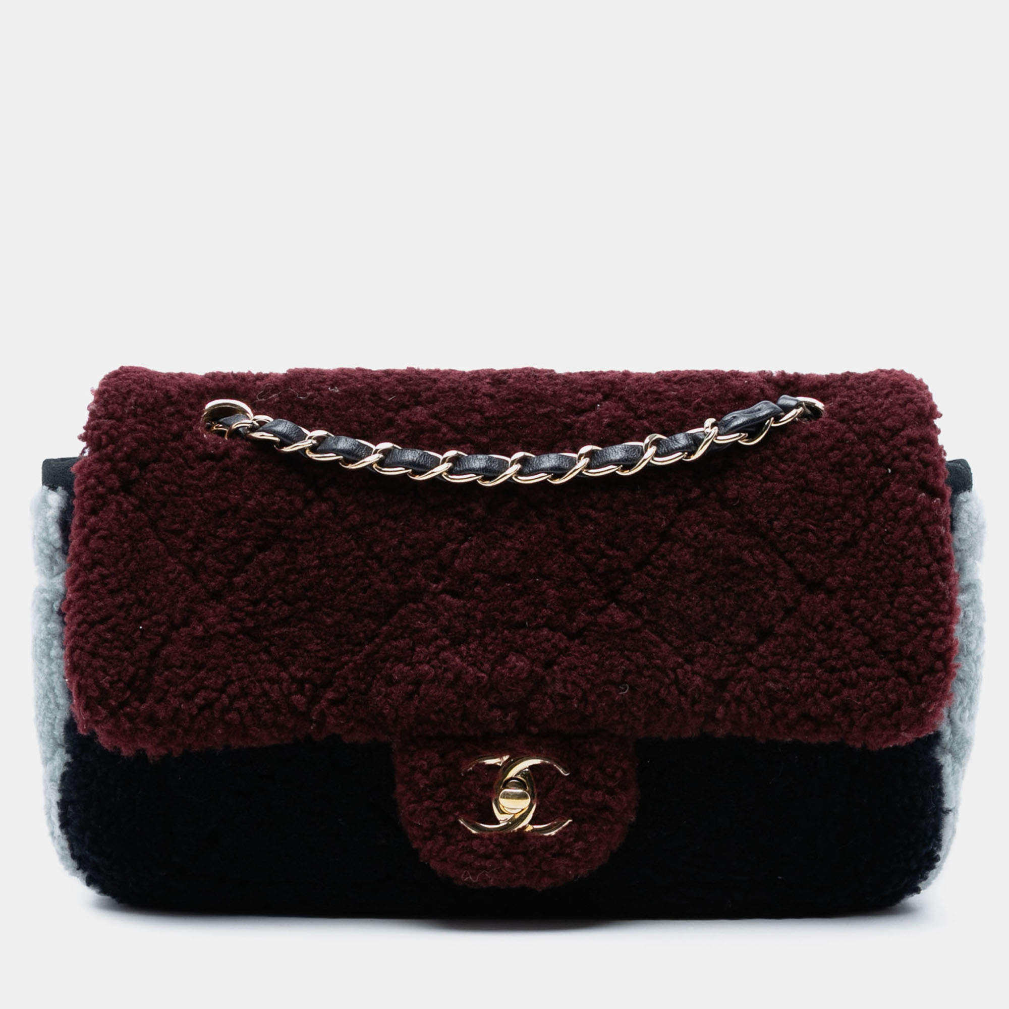 مملوكة مسبقًا Chanel Red Medium Tricolor CC Quilted Shearling Single Flap