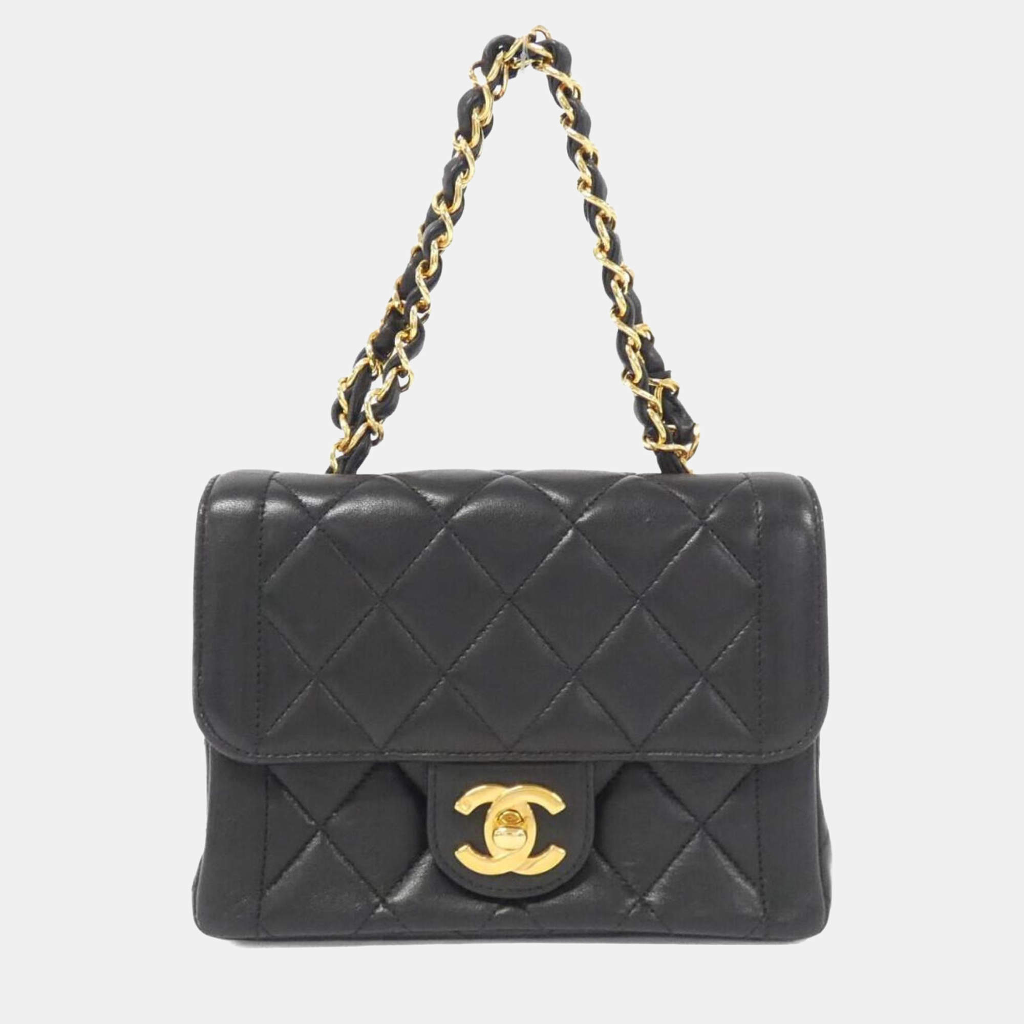مملوكة مسبقًا Chanel Lambskin Shoulder Bag