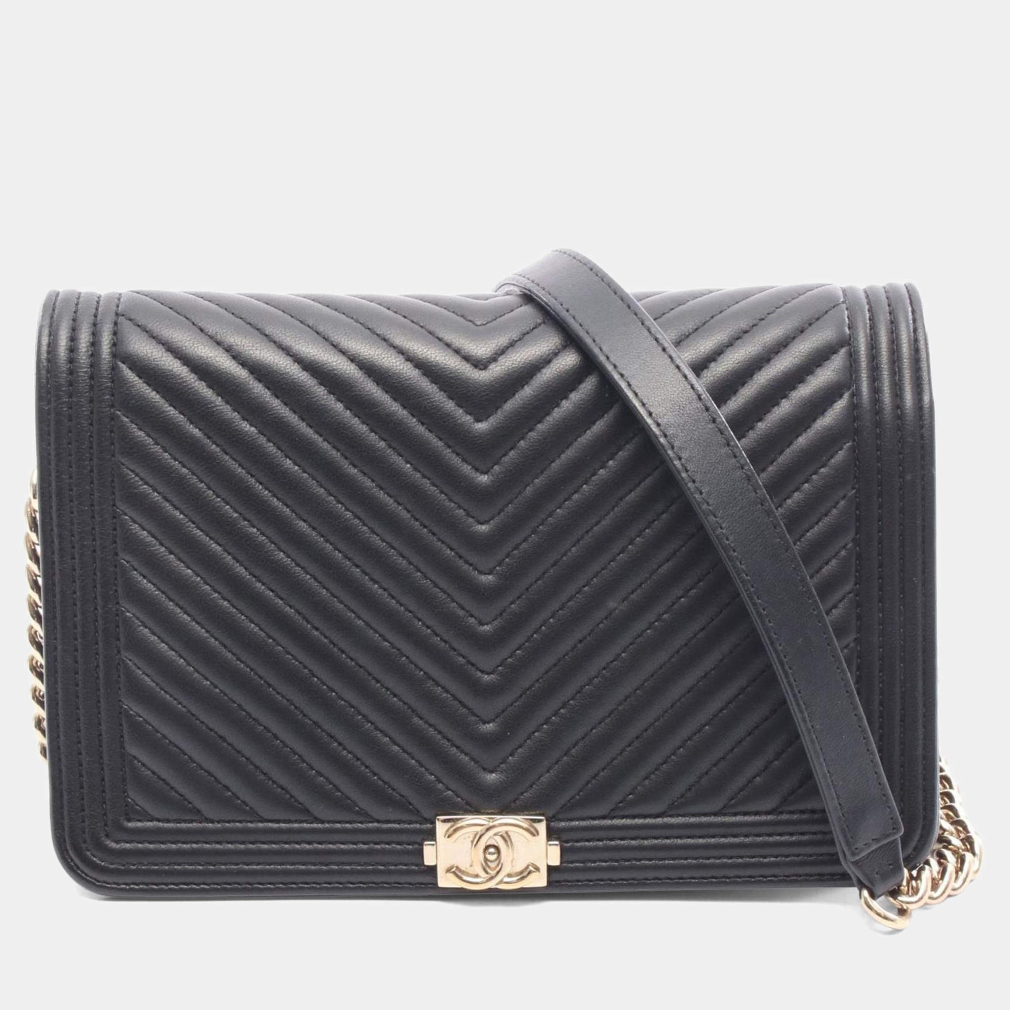 Pre Owned Chanel Boy Chanel Chevron V-Stitch Shoulder Bag In Lambskin Leather Black