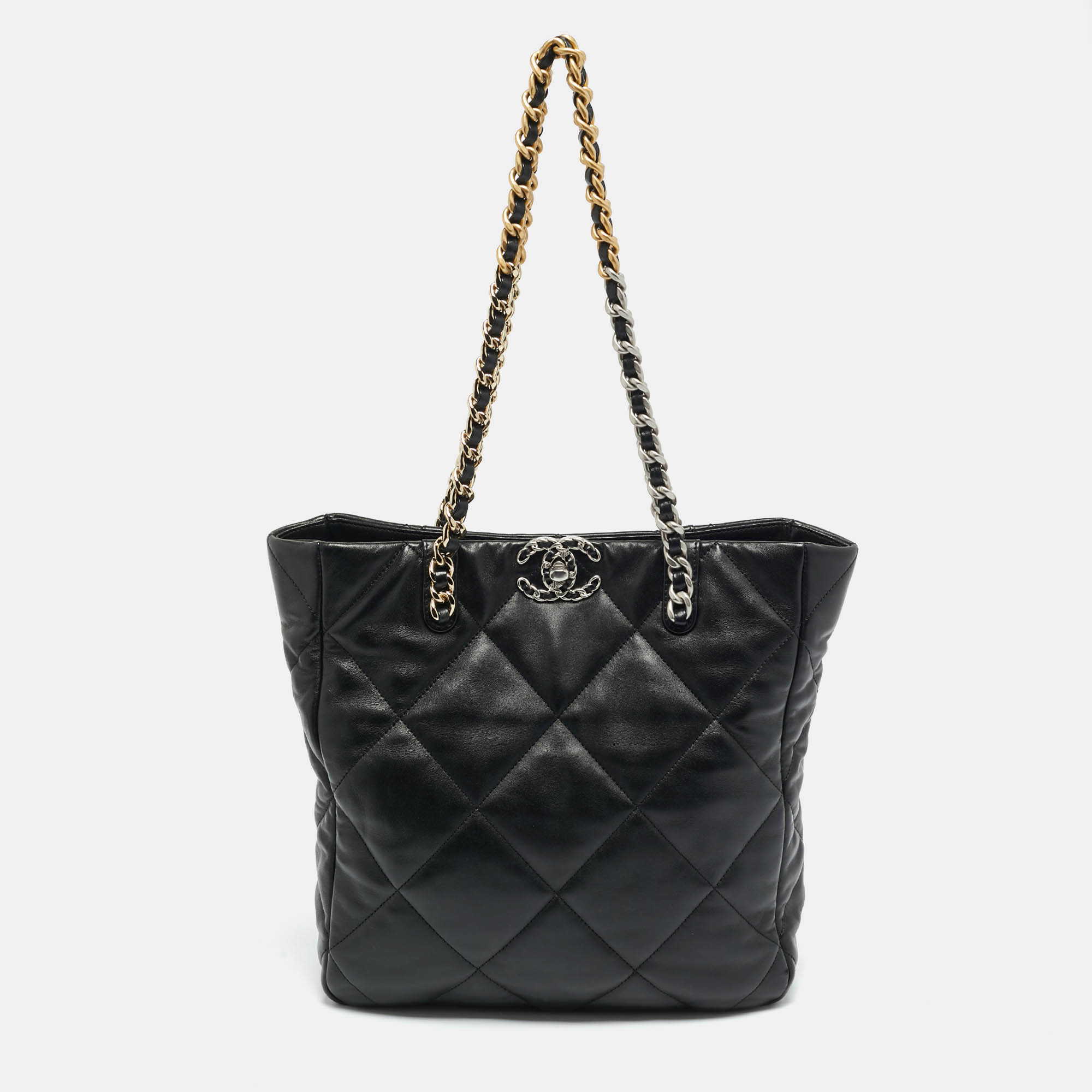 مملوكة مسبقًا Chanel Vertical 19 Black Quilted Leather Shopping Bag