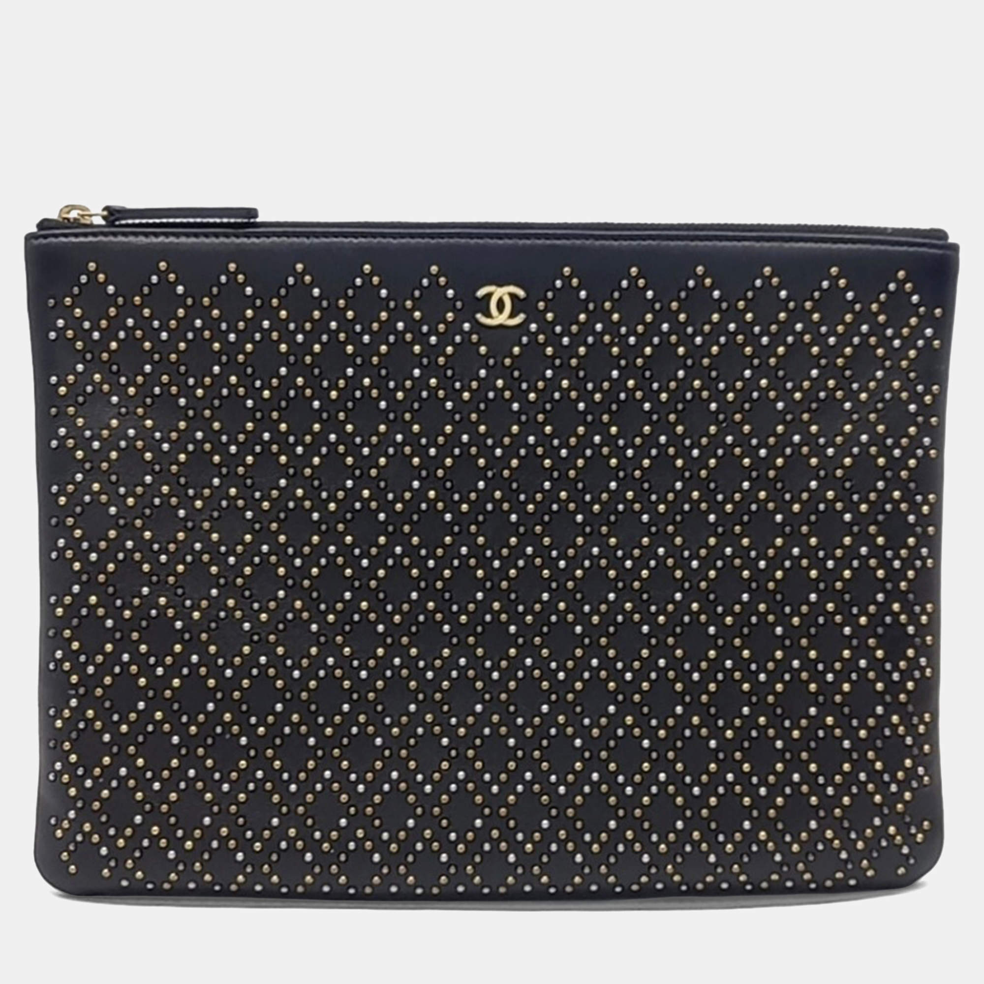 Pre Owned Chanel Black Leather clutch new medium