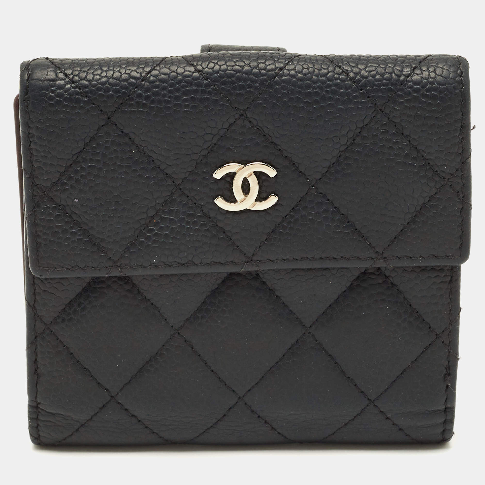 مملوكة مسبقًا Chanel CC Black Quilted Caviar Leather French Wallet