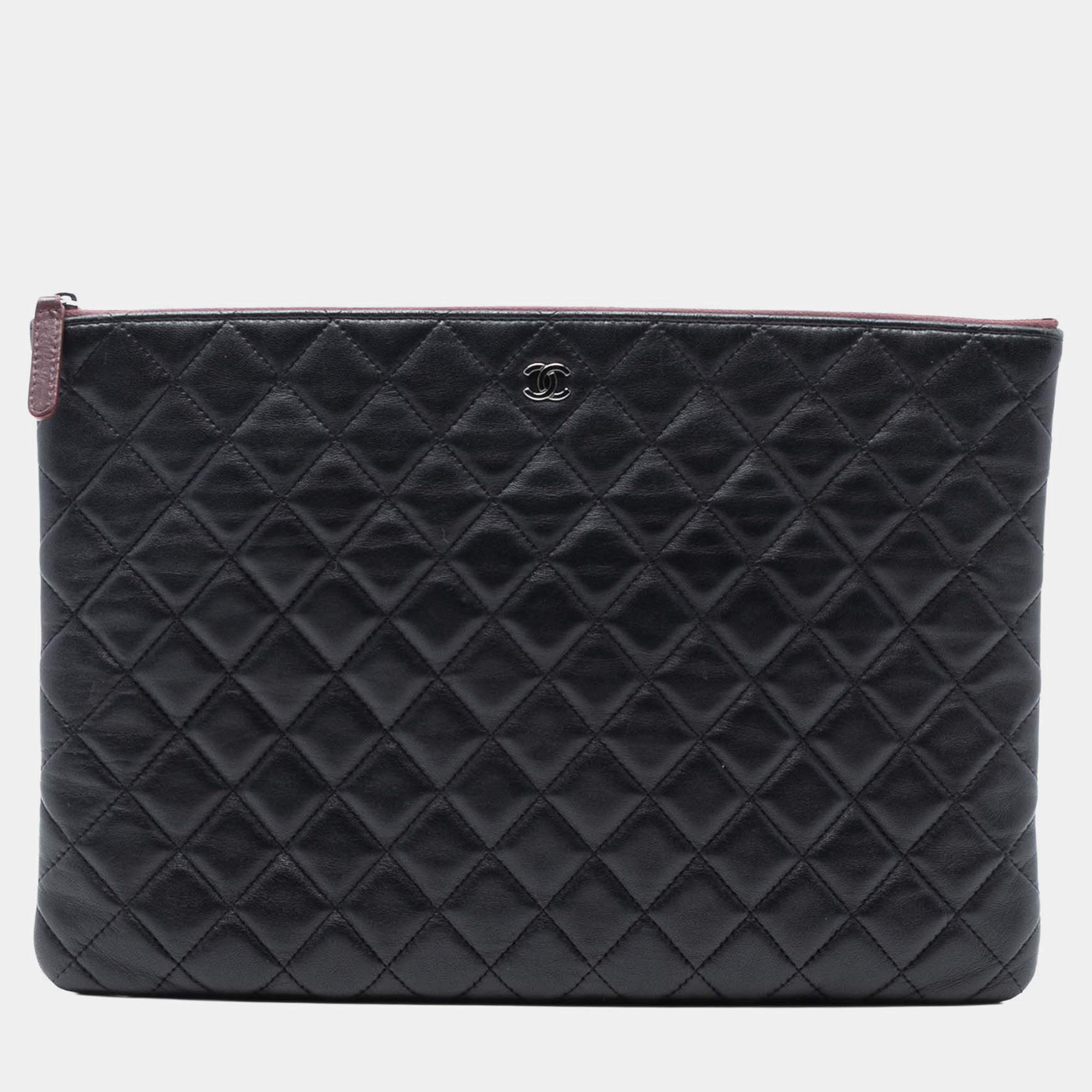 Pre Owned Chanel Black Large Quilted Lambskin O Case Clutch