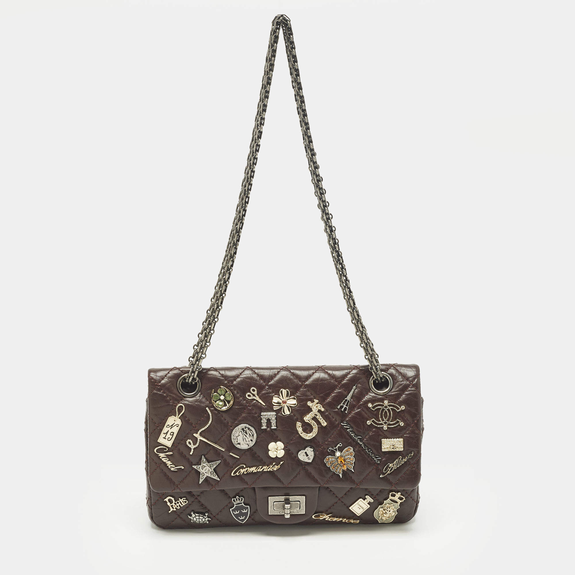 مملوكة مسبقًا Chanel Lucky Charm Reissue 2.55 Classic 225 Dark Burgundy Aged Quilted Leather Flap Bag