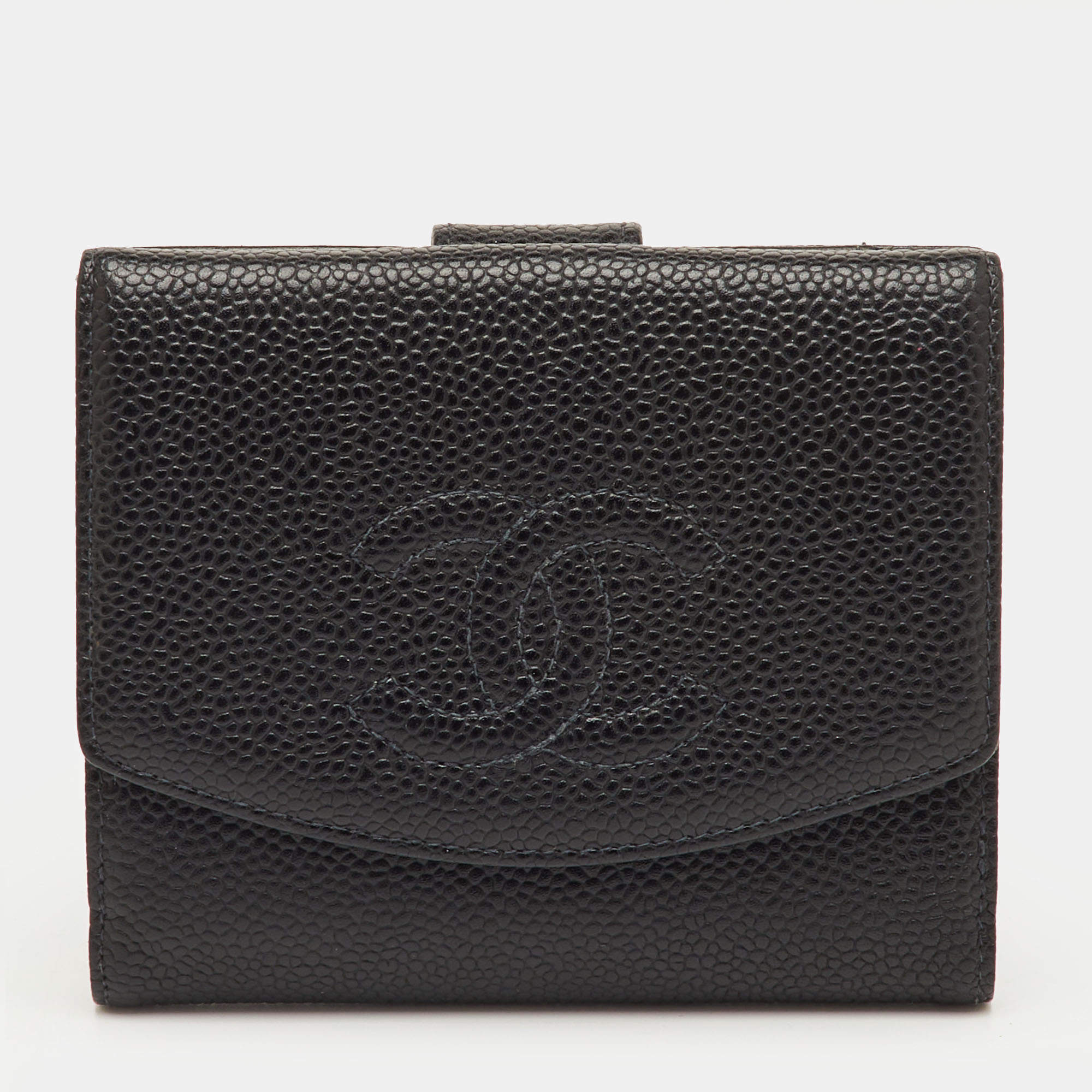 مملوكة مسبقًا Chanel Black Caviar Leather CC Interlocking Compact Wallet
