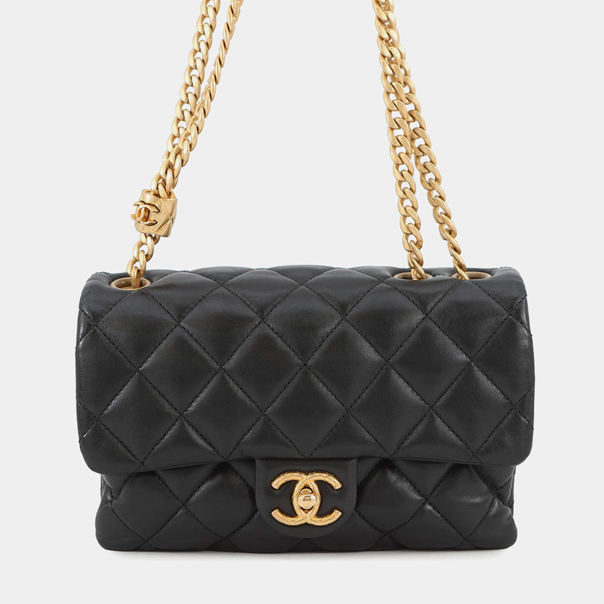 مملوكة مسبقًا Chanel Matelasse Small Flap Bag Black Lambskin