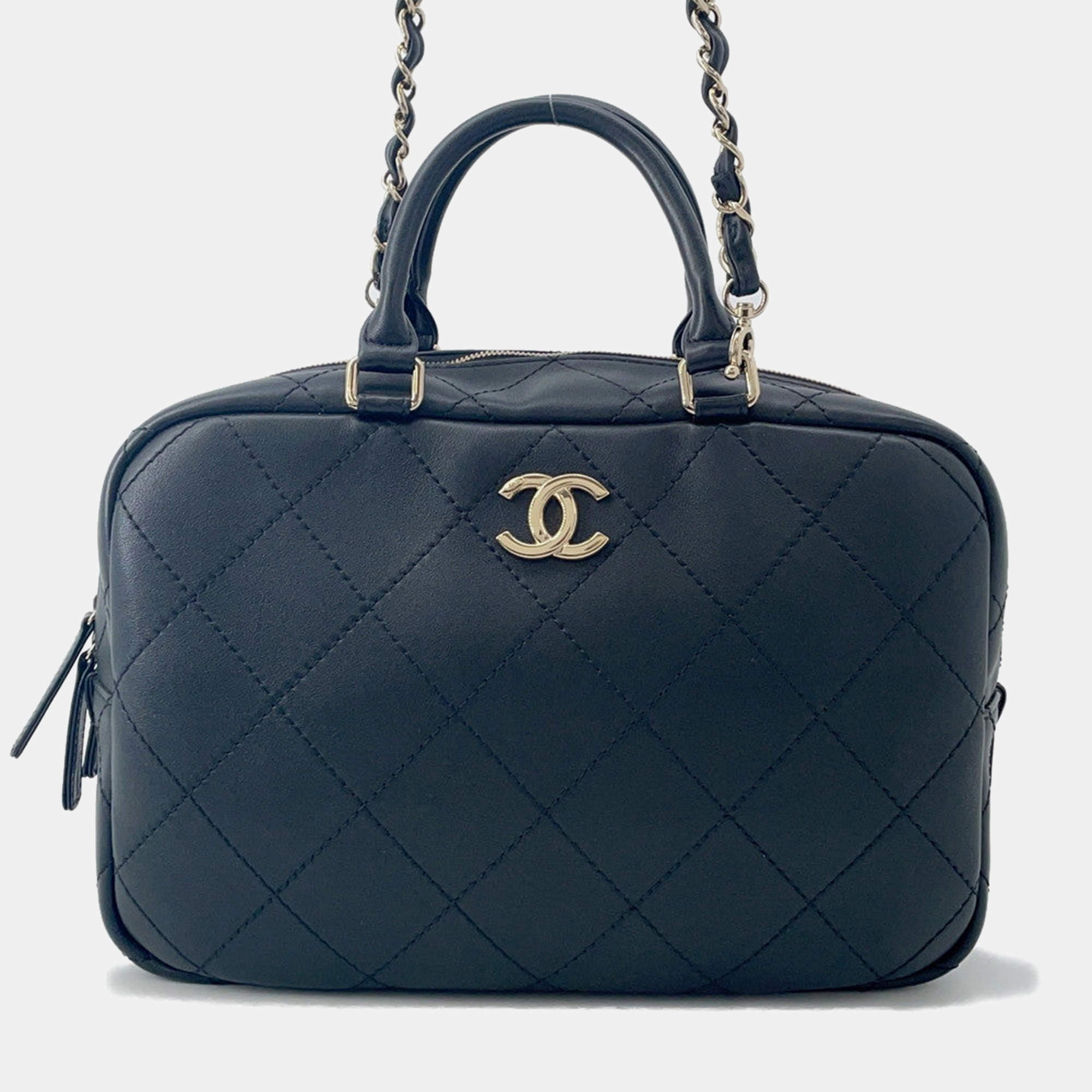 مملوكة مسبقًا Chanel Matelasse Bowling 2Way Handbag Black Calf Leather