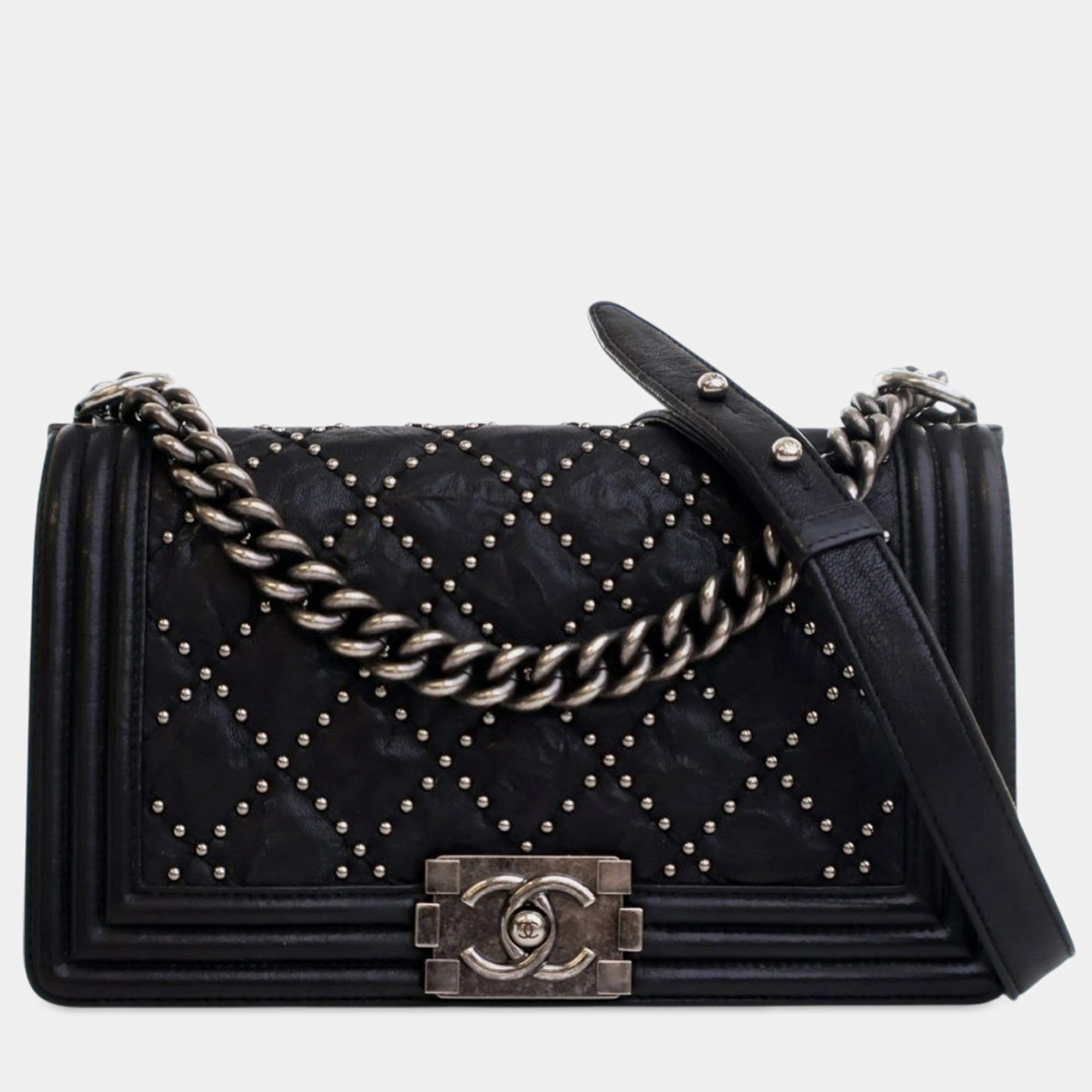 مملوكة مسبقًا Chanel Black Old Medium Quilted Crumpled Calfskin Studded Boy Flap