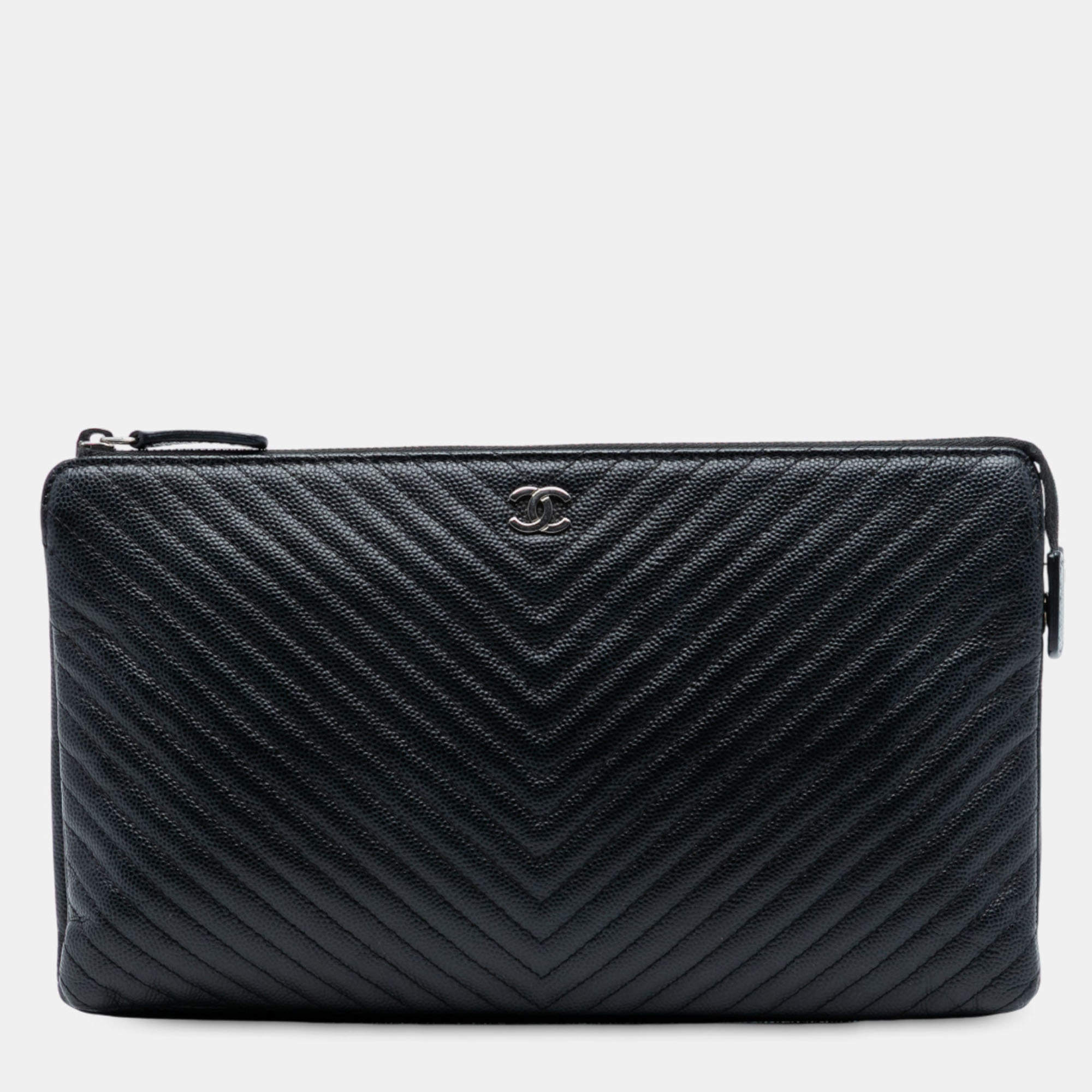 Pre Owned Chanel Black CC Chevron Caviar Zip Clutch